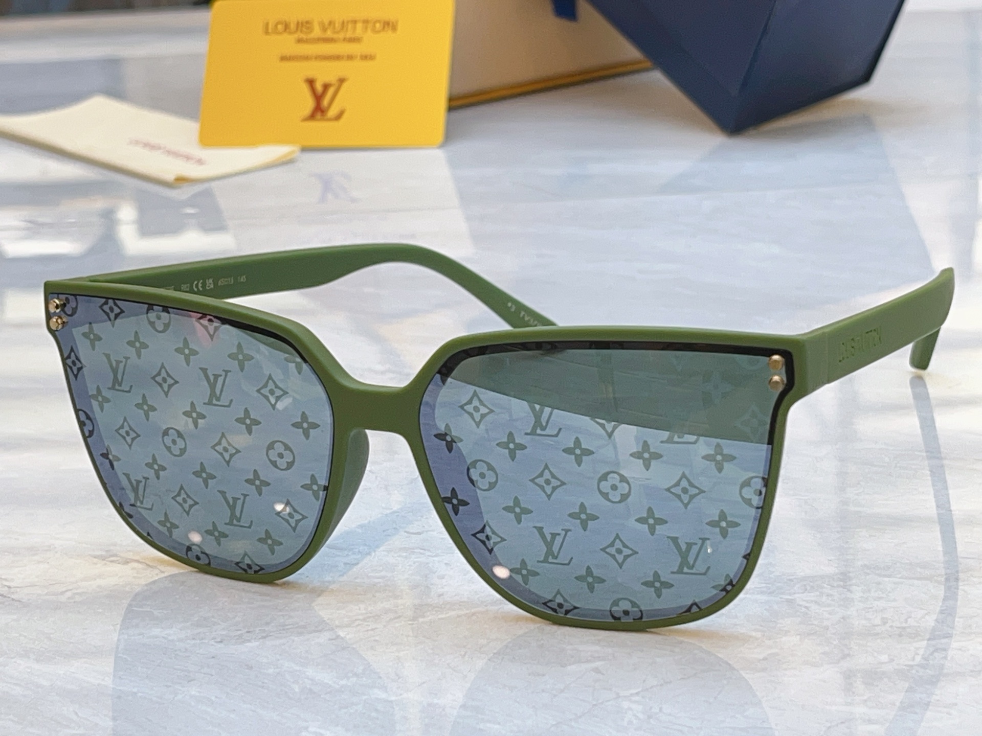 ，【LOUIS VUITTO*】路易*威登新款太阳镜，MODEL：Z2973W，SIZE：65口15-1