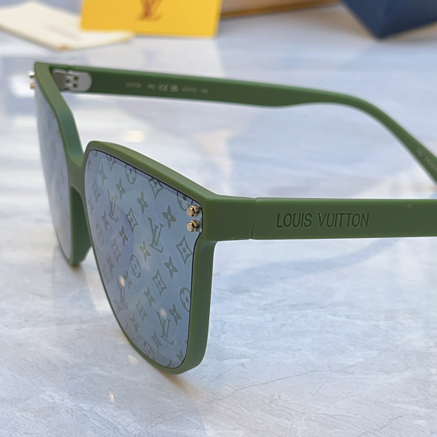 ，【LOUIS VUITTO*】路易*威登新款太阳镜，MODEL：Z2973W，SIZE：65口15-1