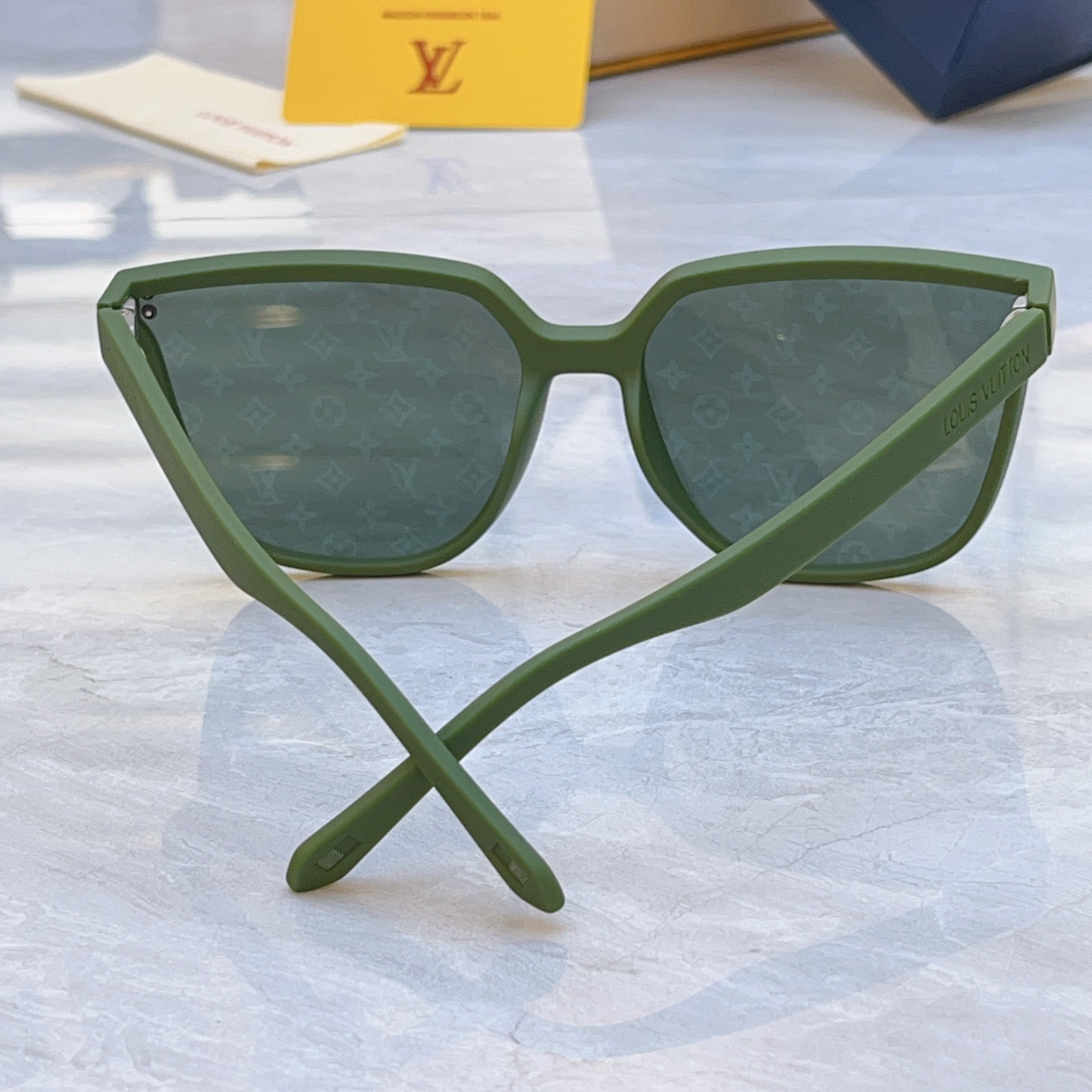 ，【LOUIS VUITTO*】路易*威登新款太阳镜，MODEL：Z2973W，SIZE：65口15-1