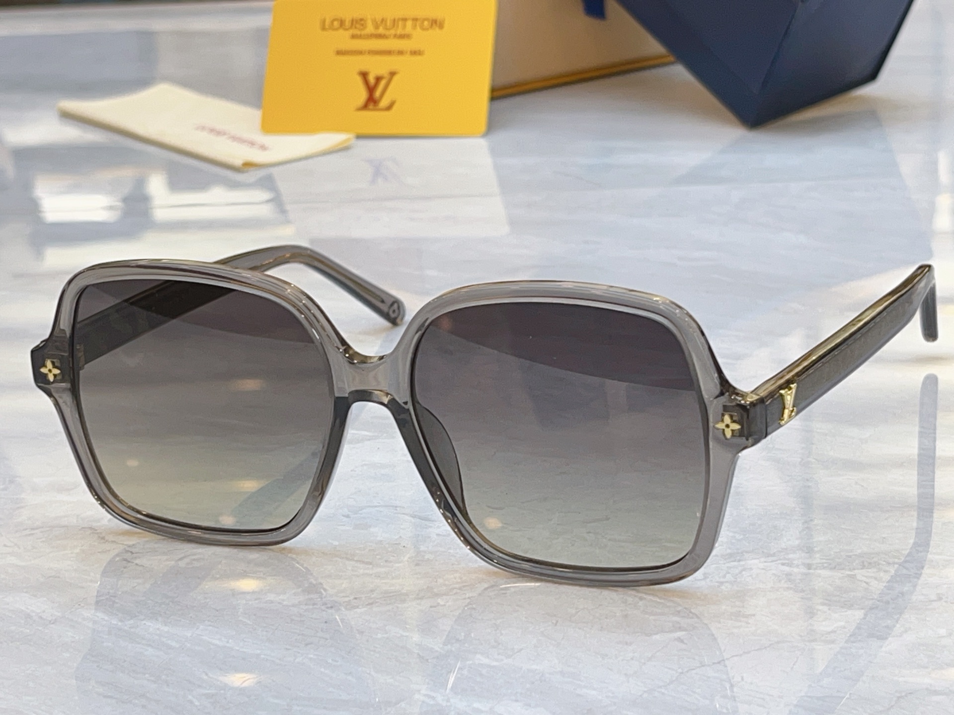 ，【LOUIS VUITTO*】路易*威登新款太阳镜，MODEL：Z2917W，SIZE：58口17-1