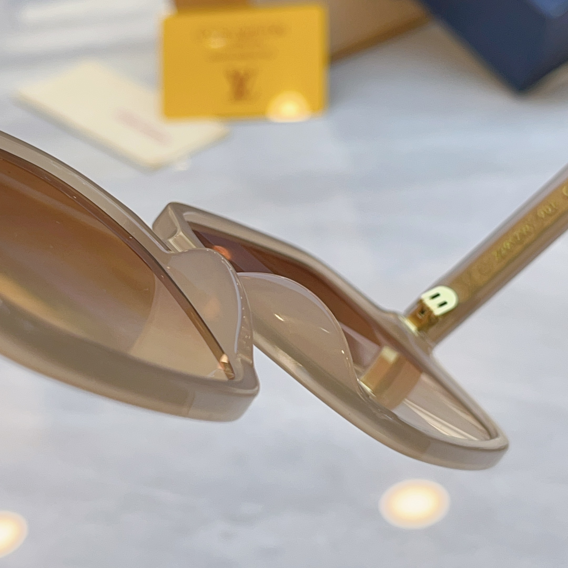 ，【LOUIS VUITTO*】路易*威登新款太阳镜，MODEL：Z2917W，SIZE：58口17-1