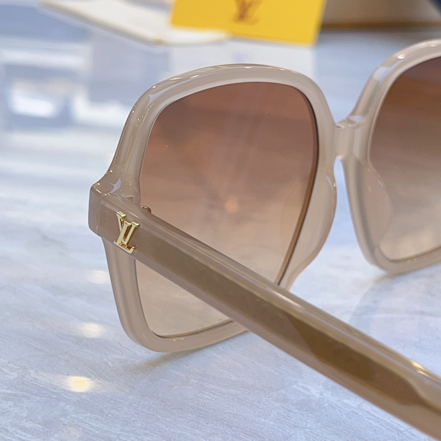 ，【LOUIS VUITTO*】路易*威登新款太阳镜，MODEL：Z2917W，SIZE：58口17-1