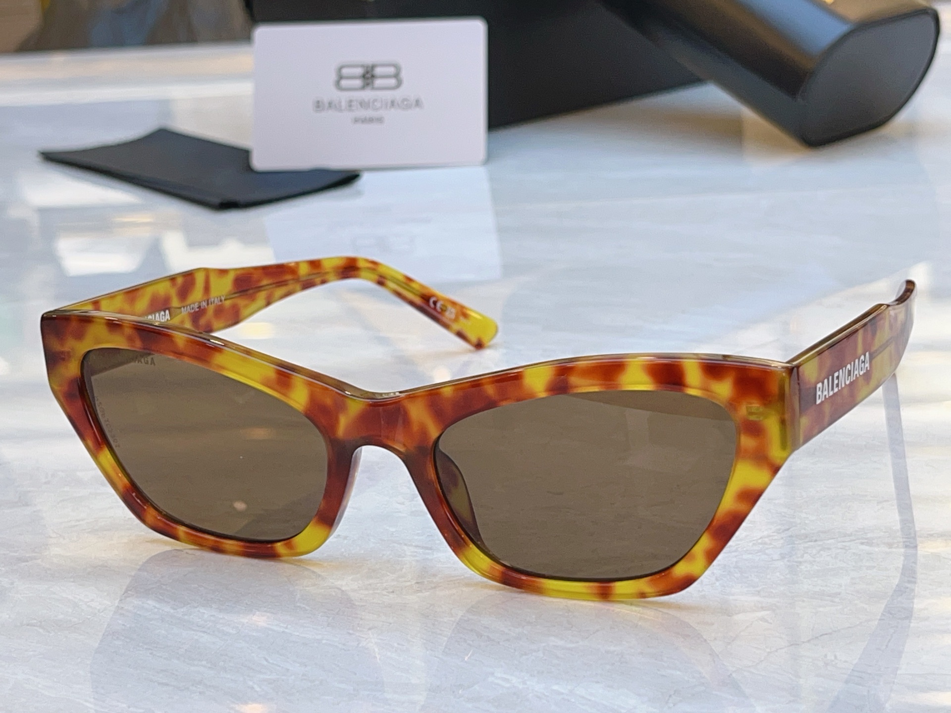 ，【BALENCIAG*】巴黎*世家新款太阳镜，MODEL：BB0447S，SIZE：56口20-145