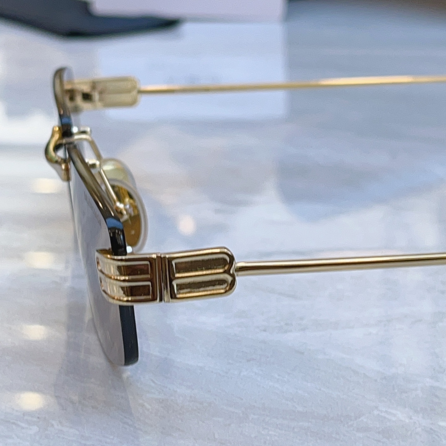 ，【BALENCIAG*】巴黎*世家新款太阳镜，MODEL：BB0488S，SIZE：61口17-140