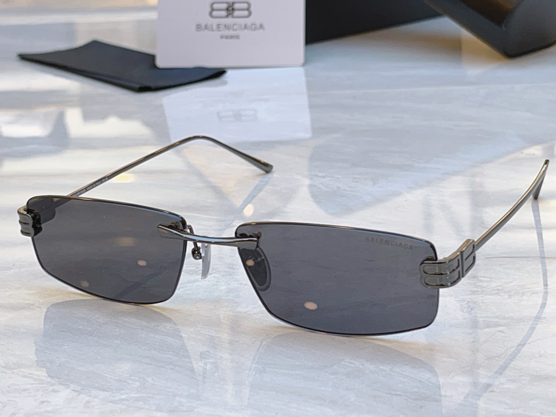 ，【BALENCIAG*】巴黎*世家新款太阳镜，MODEL：BB0488S，SIZE：61口17-140