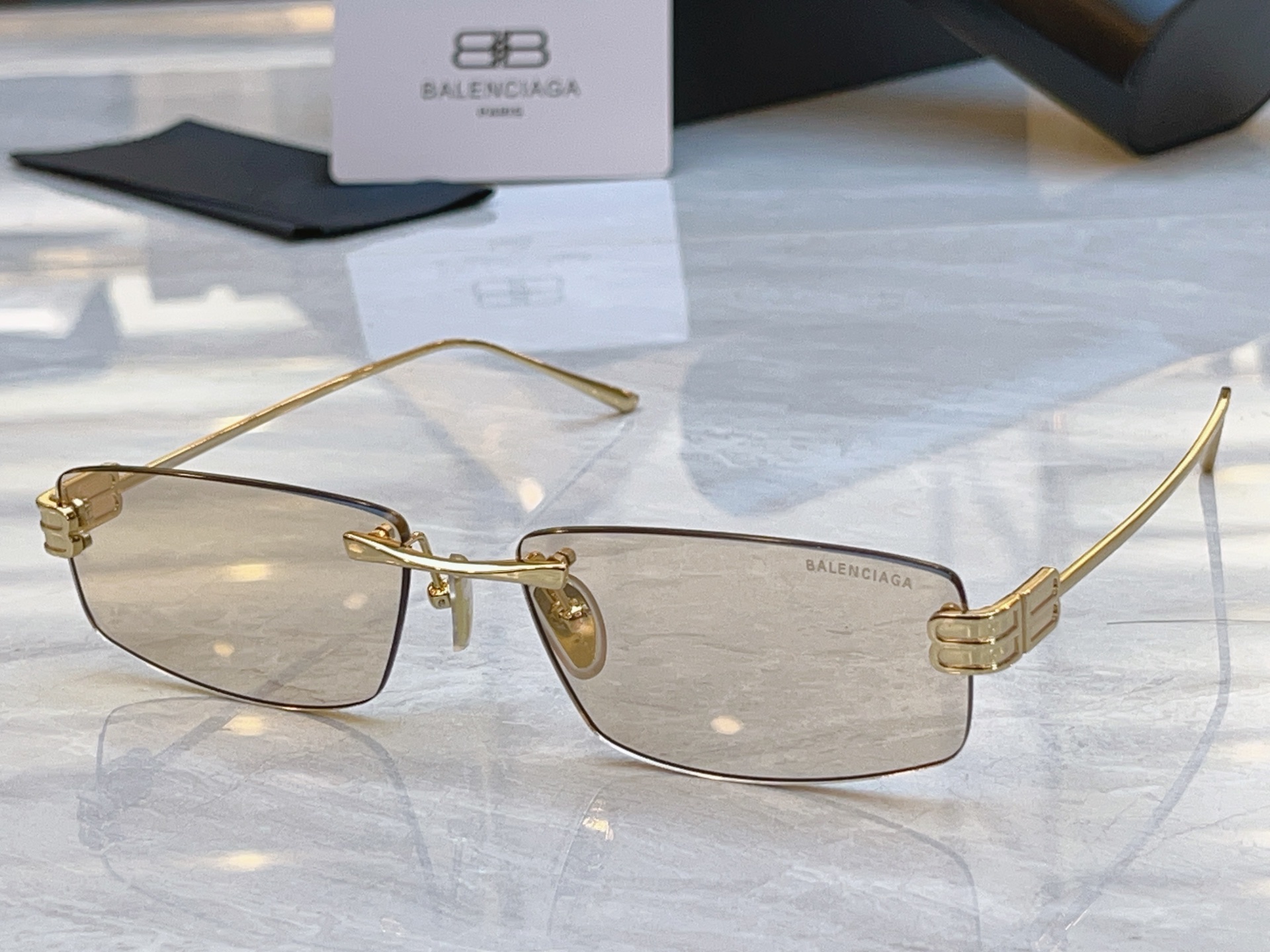 ，【BALENCIAG*】巴黎*世家新款太阳镜，MODEL：BB0488S，SIZE：61口17-140