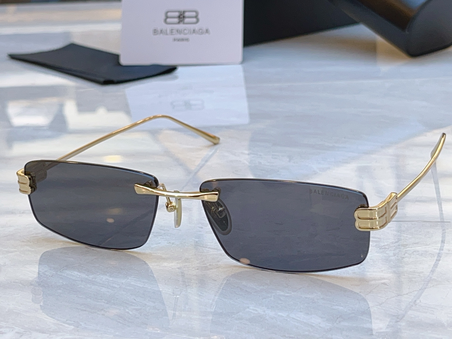 ，【BALENCIAG*】巴黎*世家新款太阳镜，MODEL：BB0488S，SIZE：61口17-140