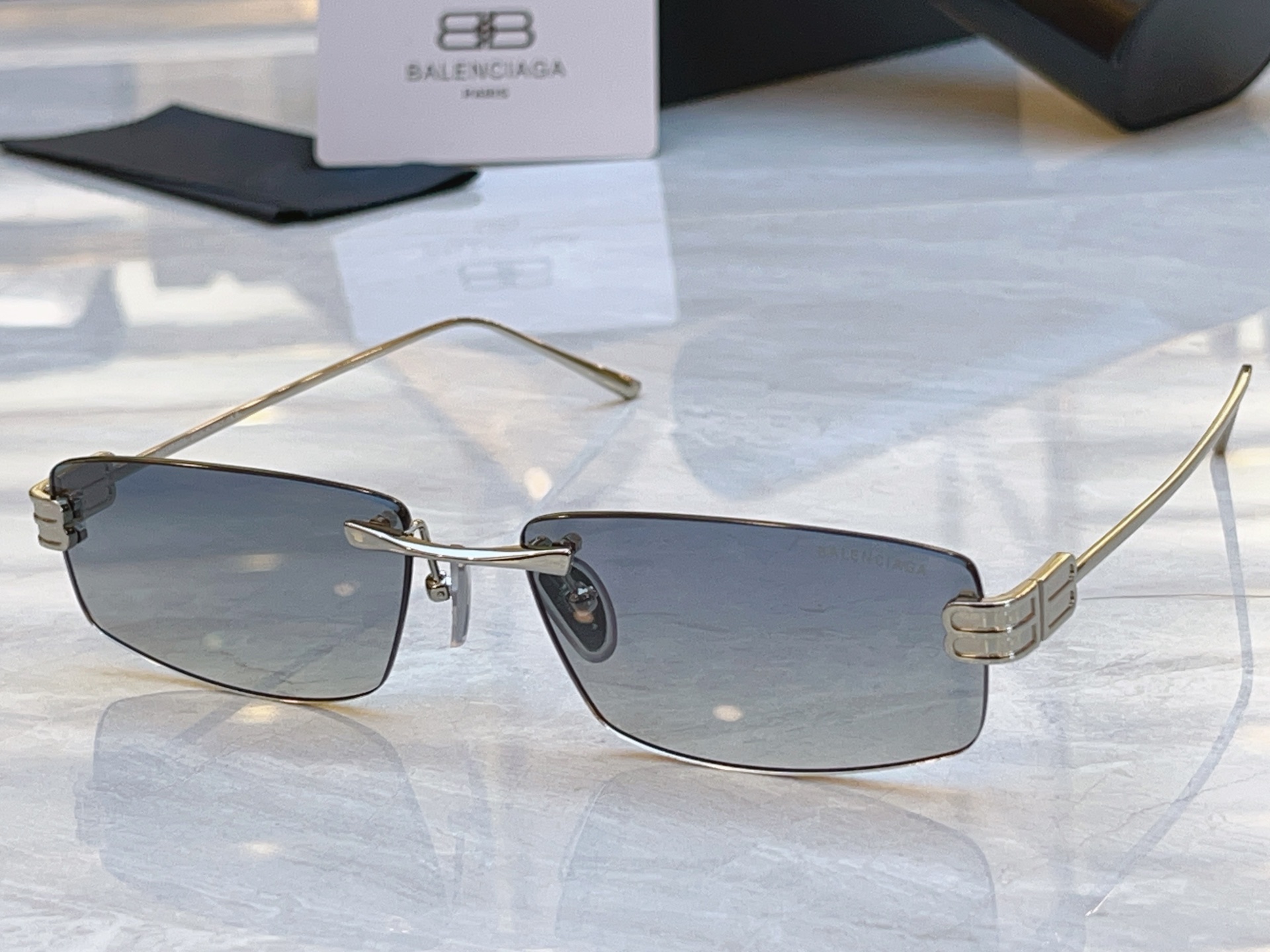 ，【BALENCIAG*】巴黎*世家新款太阳镜，MODEL：BB0488S，SIZE：61口17-140