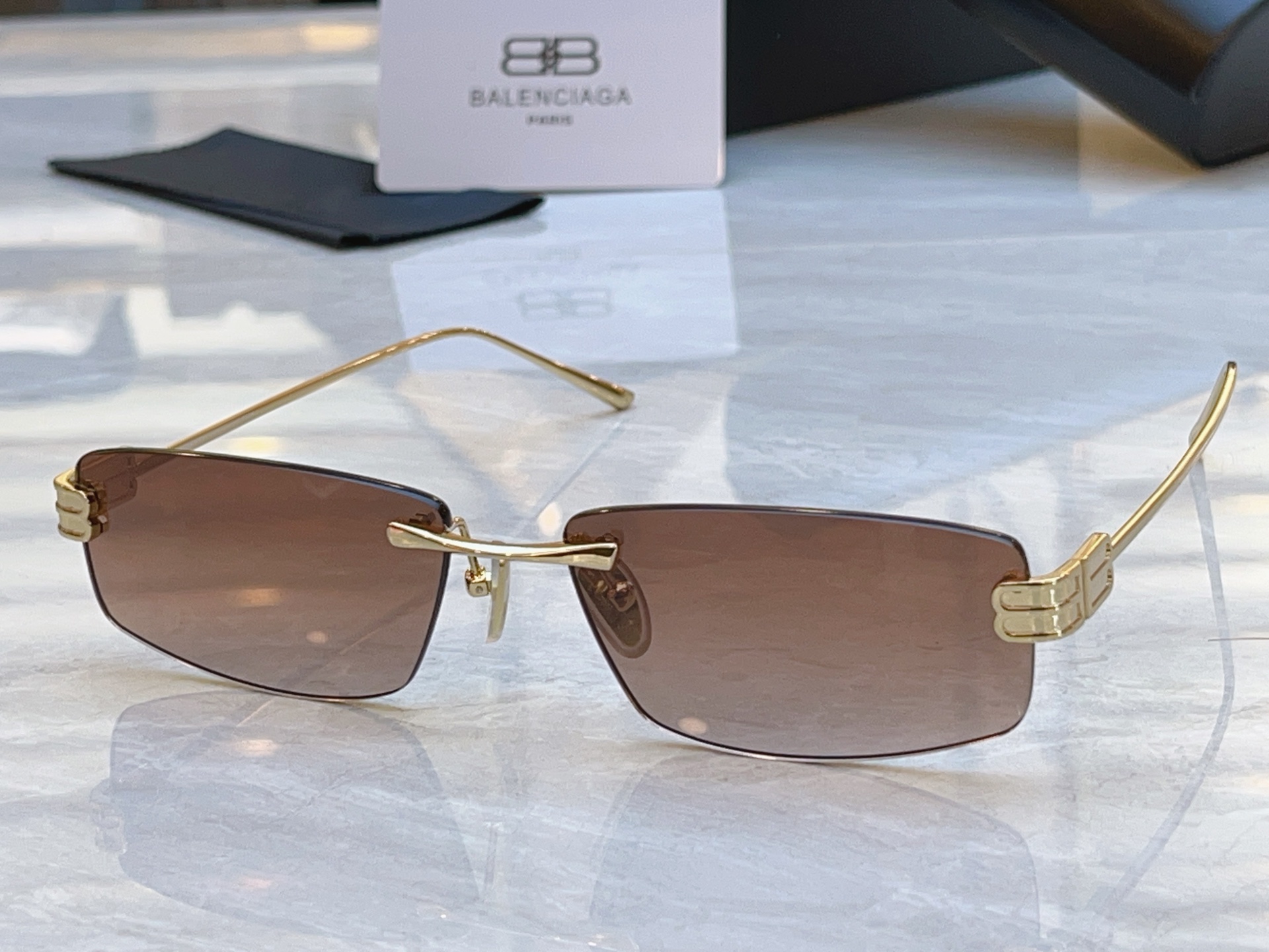 ，【BALENCIAG*】巴黎*世家新款太阳镜，MODEL：BB0488S，SIZE：61口17-140