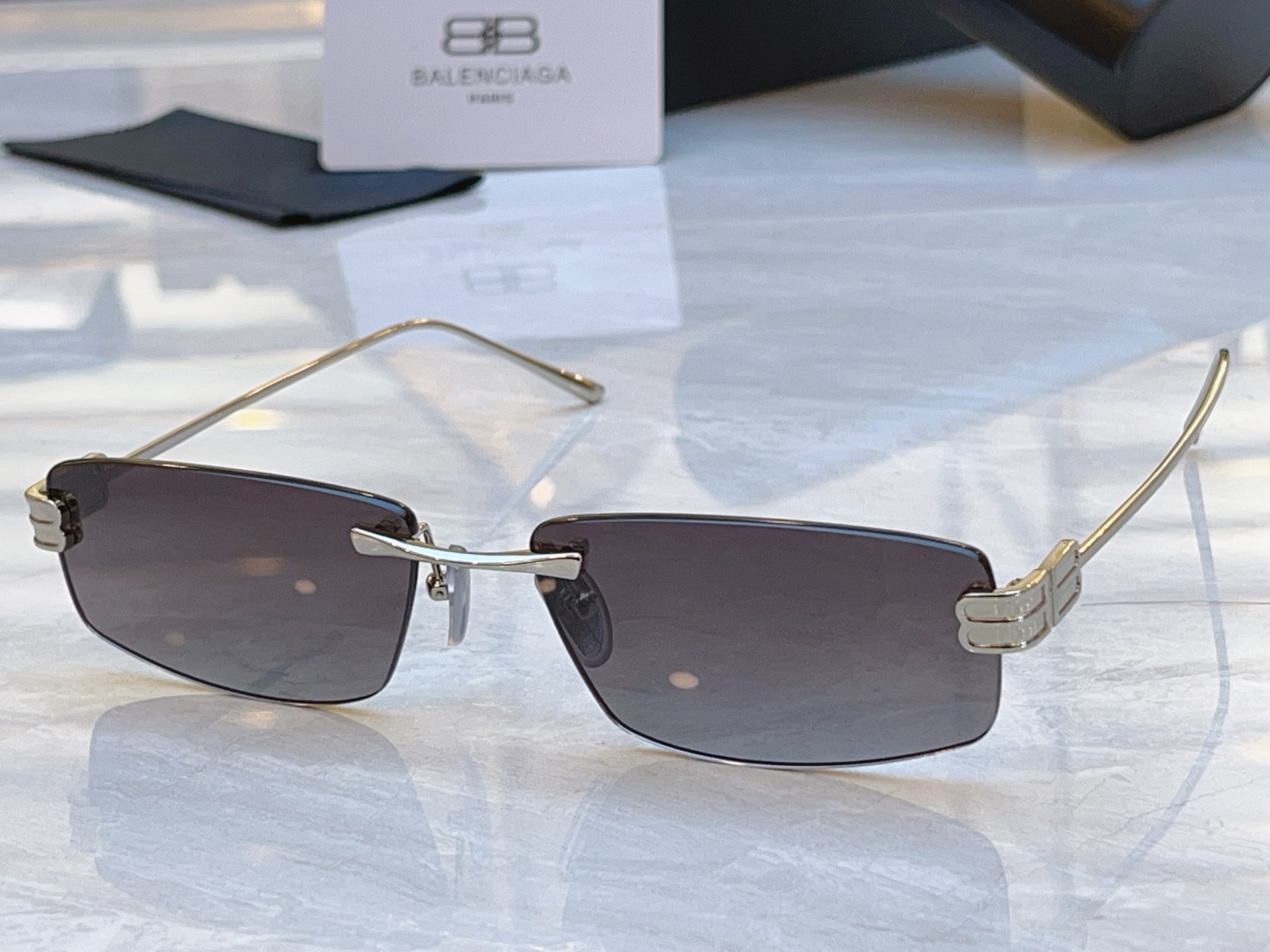 ，【BALENCIAG*】巴黎*世家新款太阳镜，MODEL：BB0488S，SIZE：61口17-140