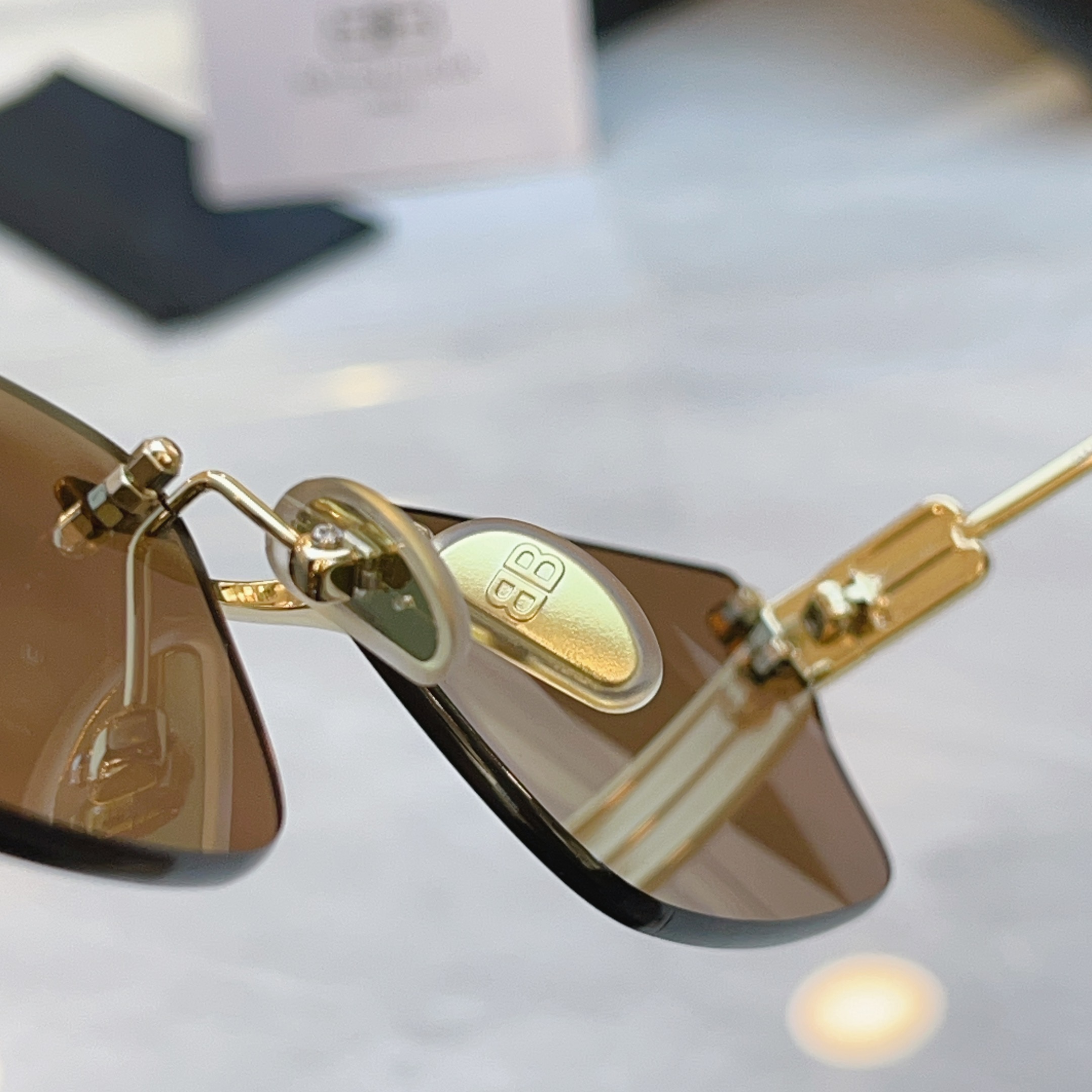 ，【BALENCIAG*】巴黎*世家新款太阳镜，MODEL：BB0487S，SIZE：61口17-145