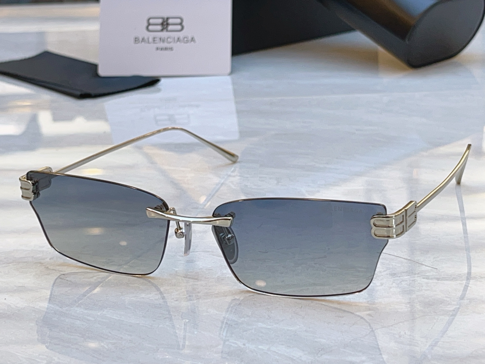 ，【BALENCIAG*】巴黎*世家新款太阳镜，MODEL：BB0487S，SIZE：61口17-145