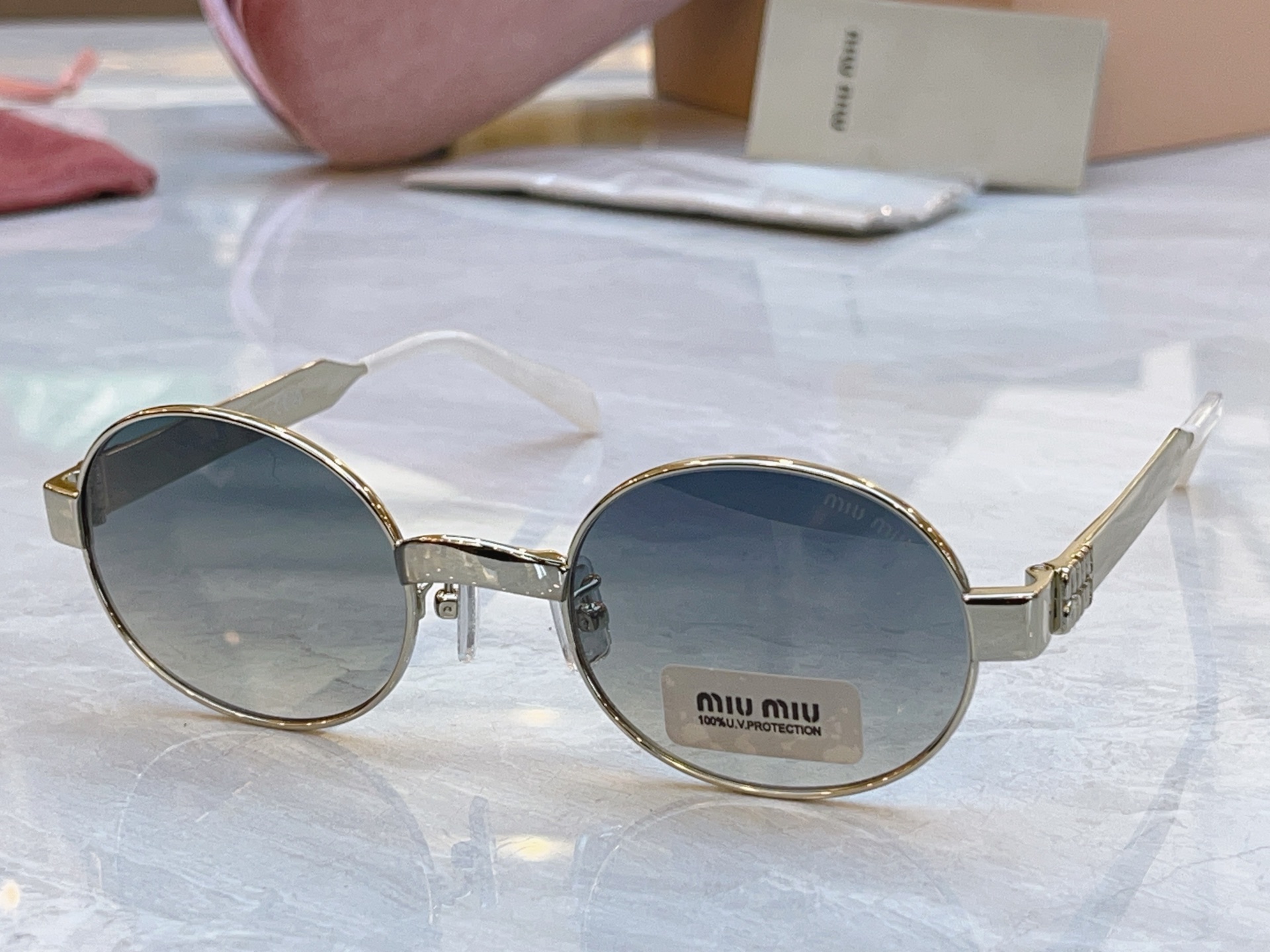 ，【MIUMI*】缪*缪新款太阳镜，Mod: SMUB51S，SIZE:47口21-135