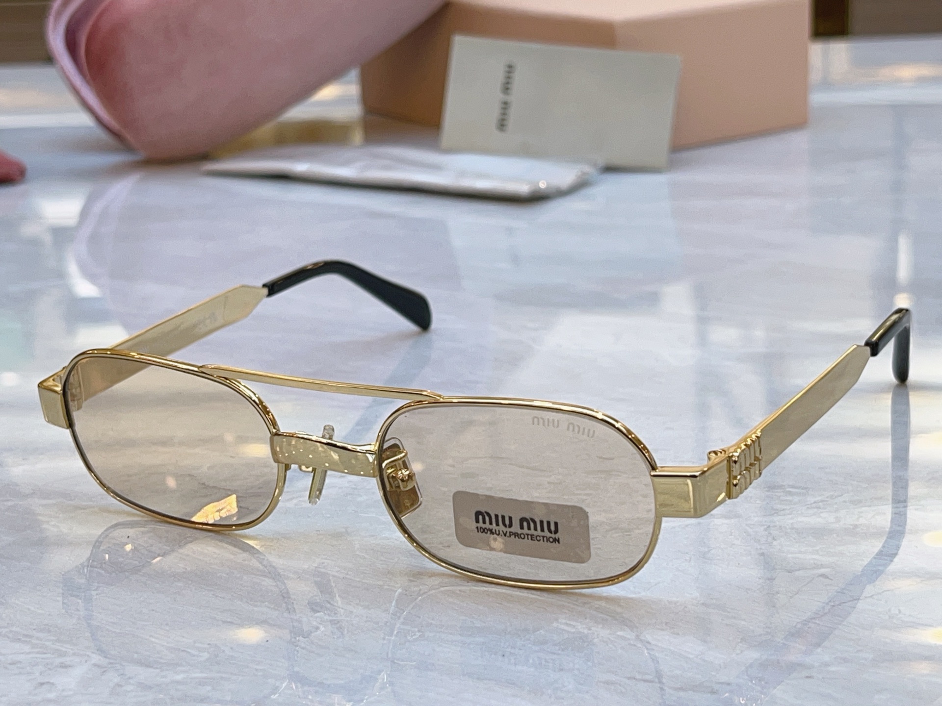 ，【MIUMI*】缪*缪新款太阳镜，Mod: SMUB52S，SIZE:52口20-135