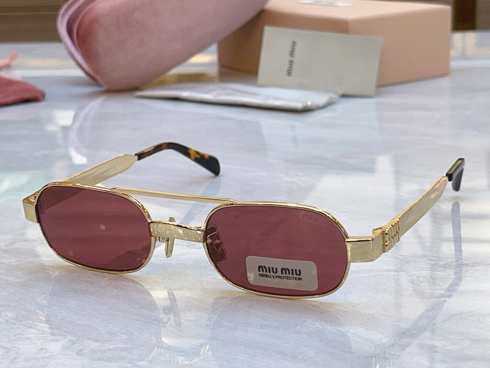 ，【MIUMI*】缪*缪新款太阳镜，Mod: SMUB52S，SIZE:52口20-135