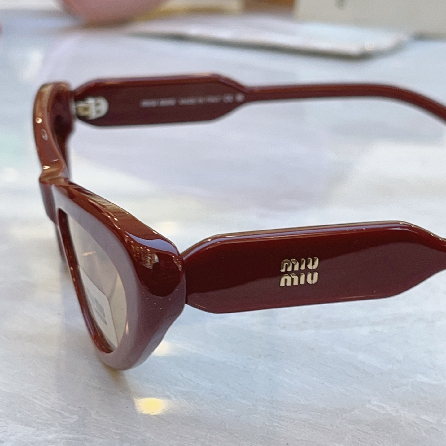 ，【MIUMI*】缪*缪新款太阳镜，Mod: SMUB11S，SIZE:53口20-142