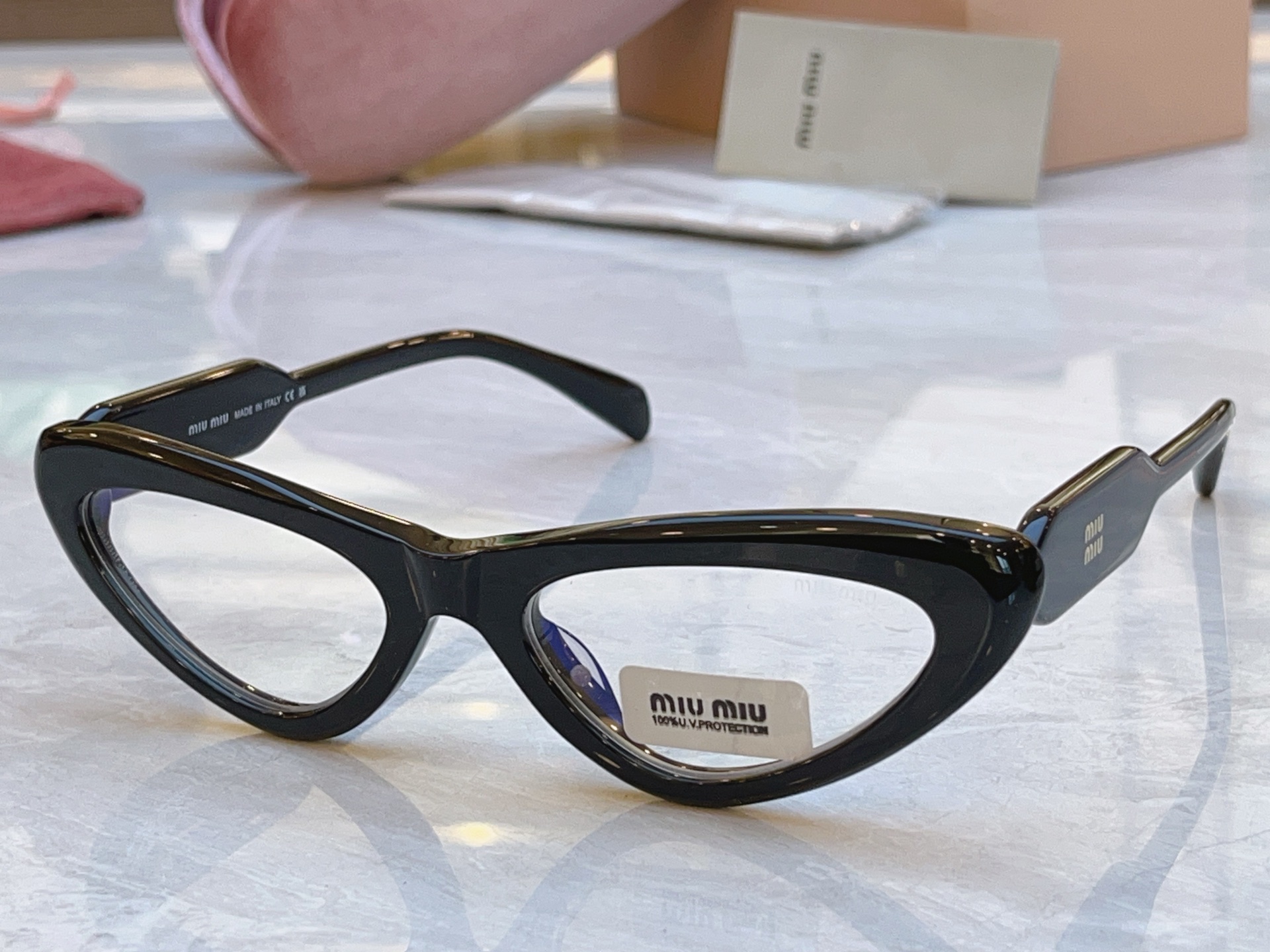 ，【MIUMI*】缪*缪新款太阳镜，Mod: SMUB11S，SIZE:53口20-142