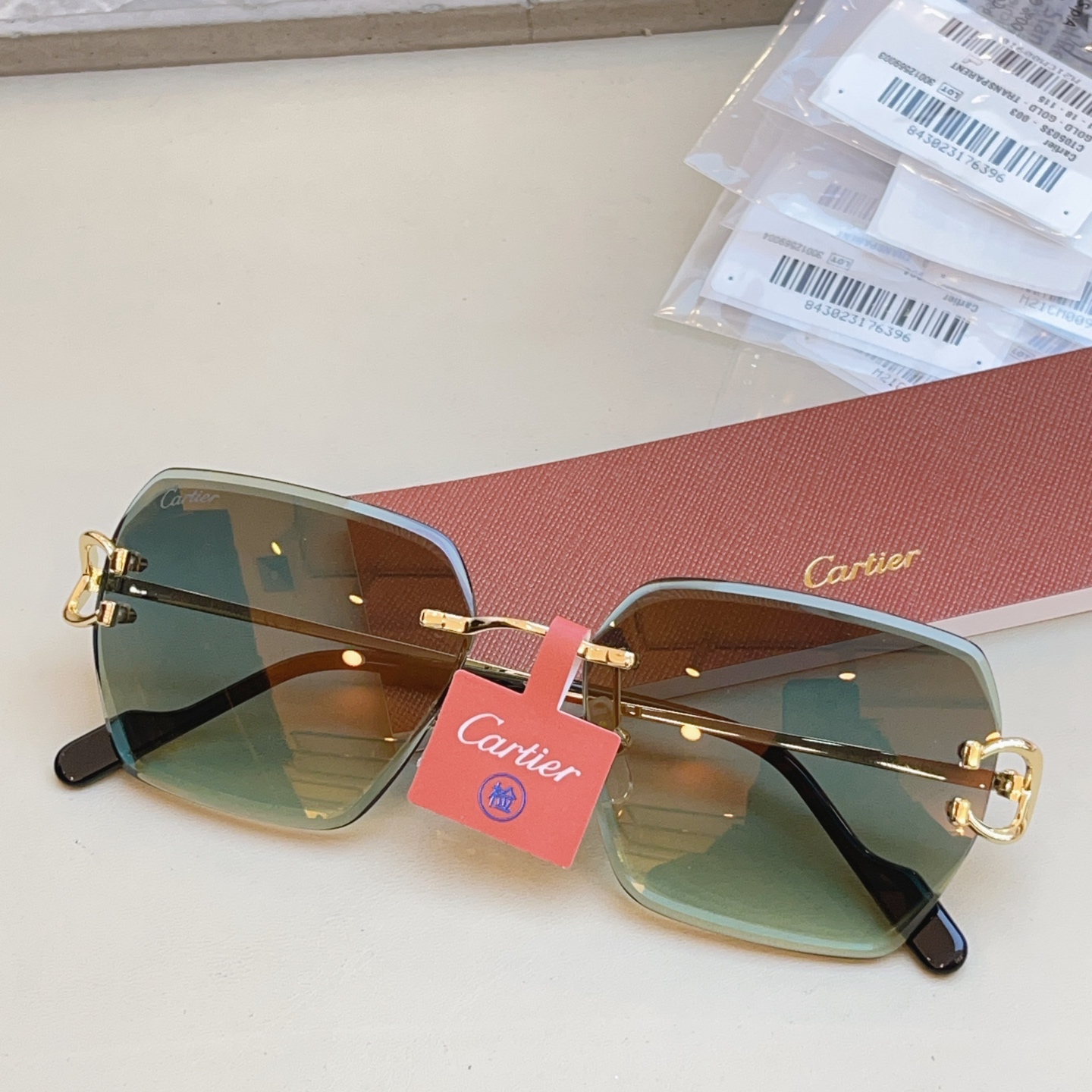 高版本✨，【CARTIE*】卡地*亚新款太阳镜，18K金电镀 镜片蔡司logo✨， MODEL:CT04
