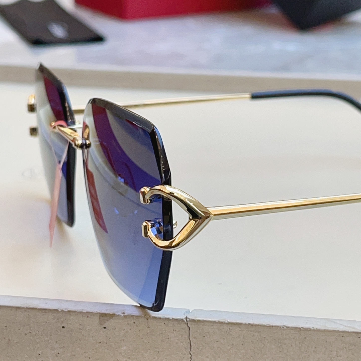 高版本✨，【CARTIE*】卡地*亚新款太阳镜，18K金电镀 镜片蔡司logo✨， MODEL:CT04