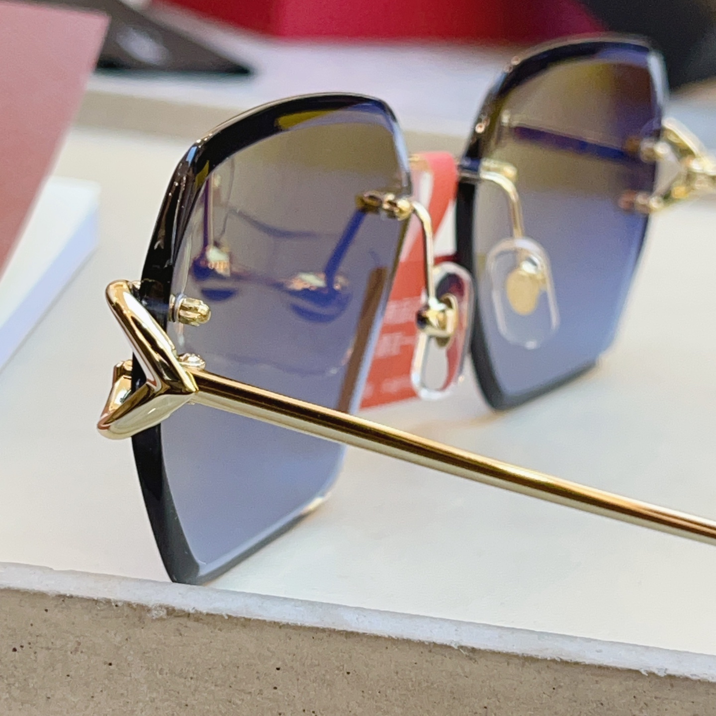 高版本✨，【CARTIE*】卡地*亚新款太阳镜，18K金电镀 镜片蔡司logo✨， MODEL:CT04