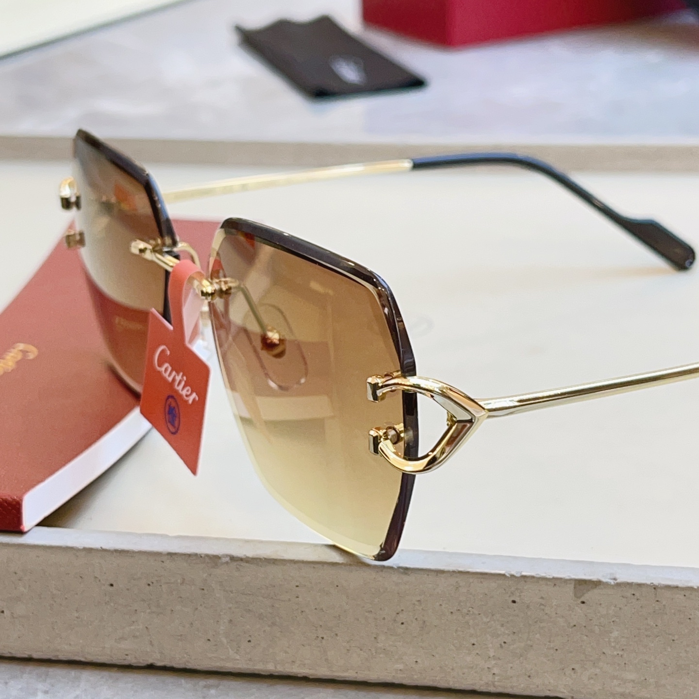 高版本✨，【CARTIE*】卡地*亚新款太阳镜，18K金电镀 镜片蔡司logo✨， MODEL:CT04