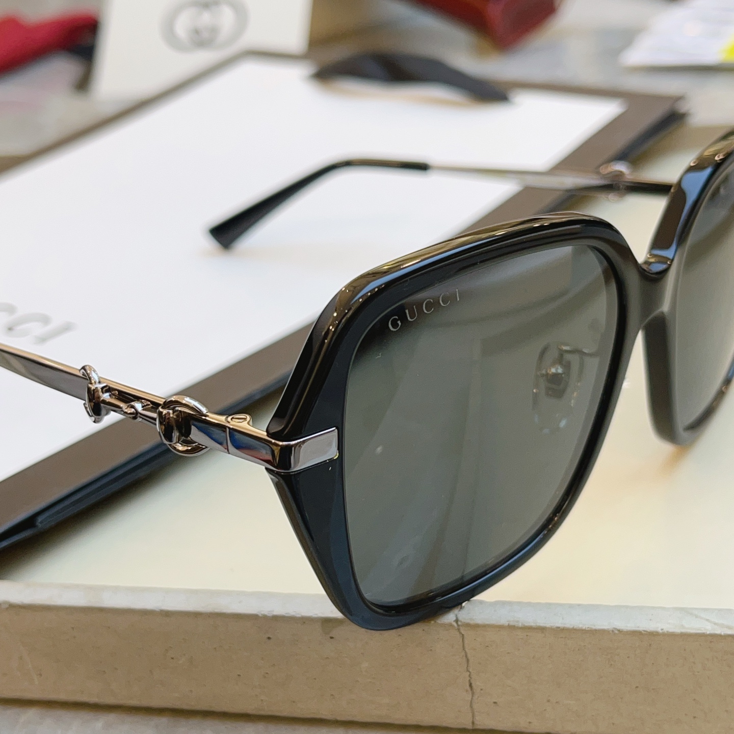 ，【GUCC*】古*驰新款太阳镜 高版本✨，MODEL：GG2055SA，SIZE：57口17-145