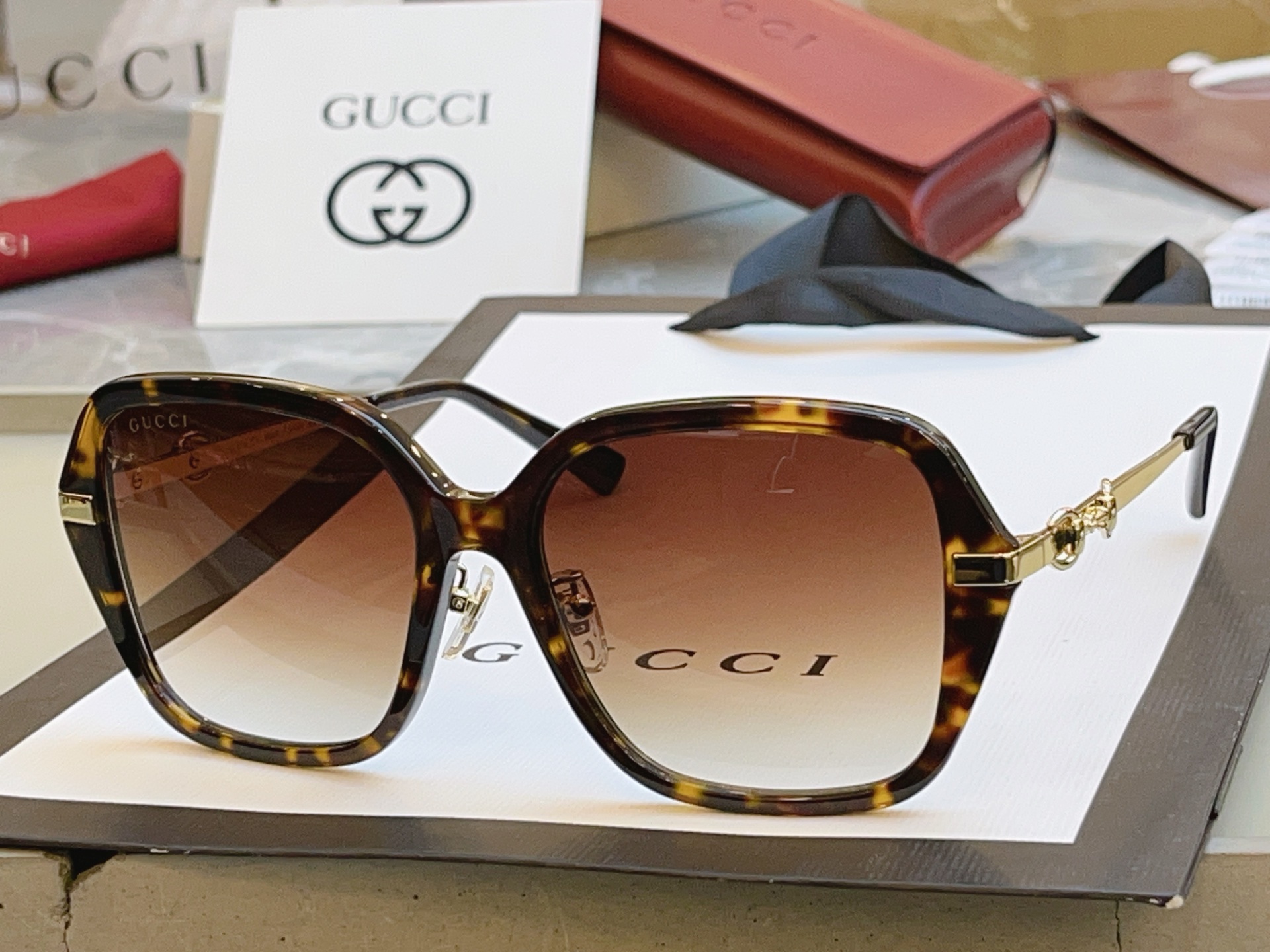 ，【GUCC*】古*驰新款太阳镜 高版本✨，MODEL：GG2055SA，SIZE：57口17-145