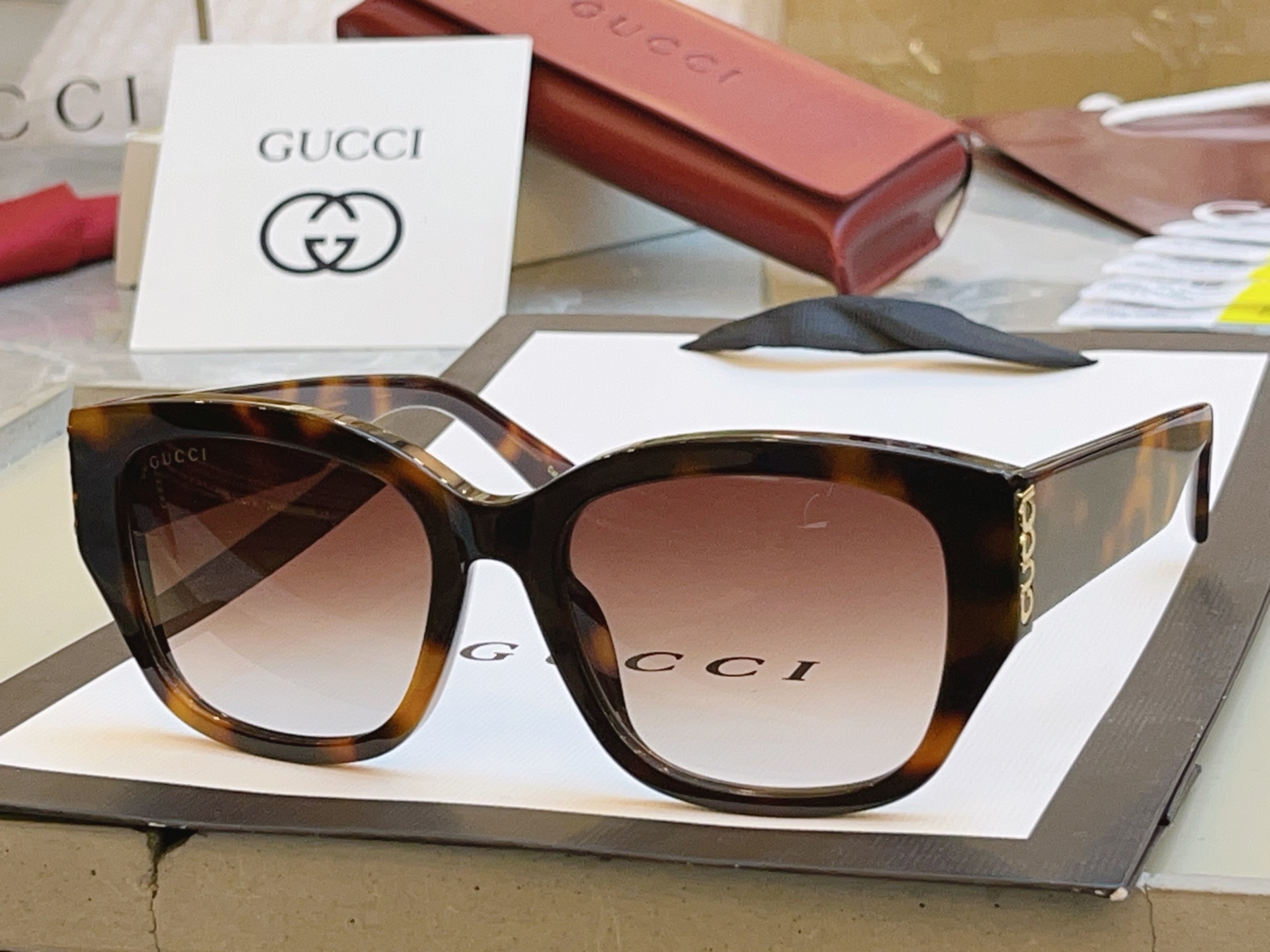 ，【GUCC*】古*驰新款太阳镜 高版本✨，MODEL：GG2043SA，SIZE：55口19-145