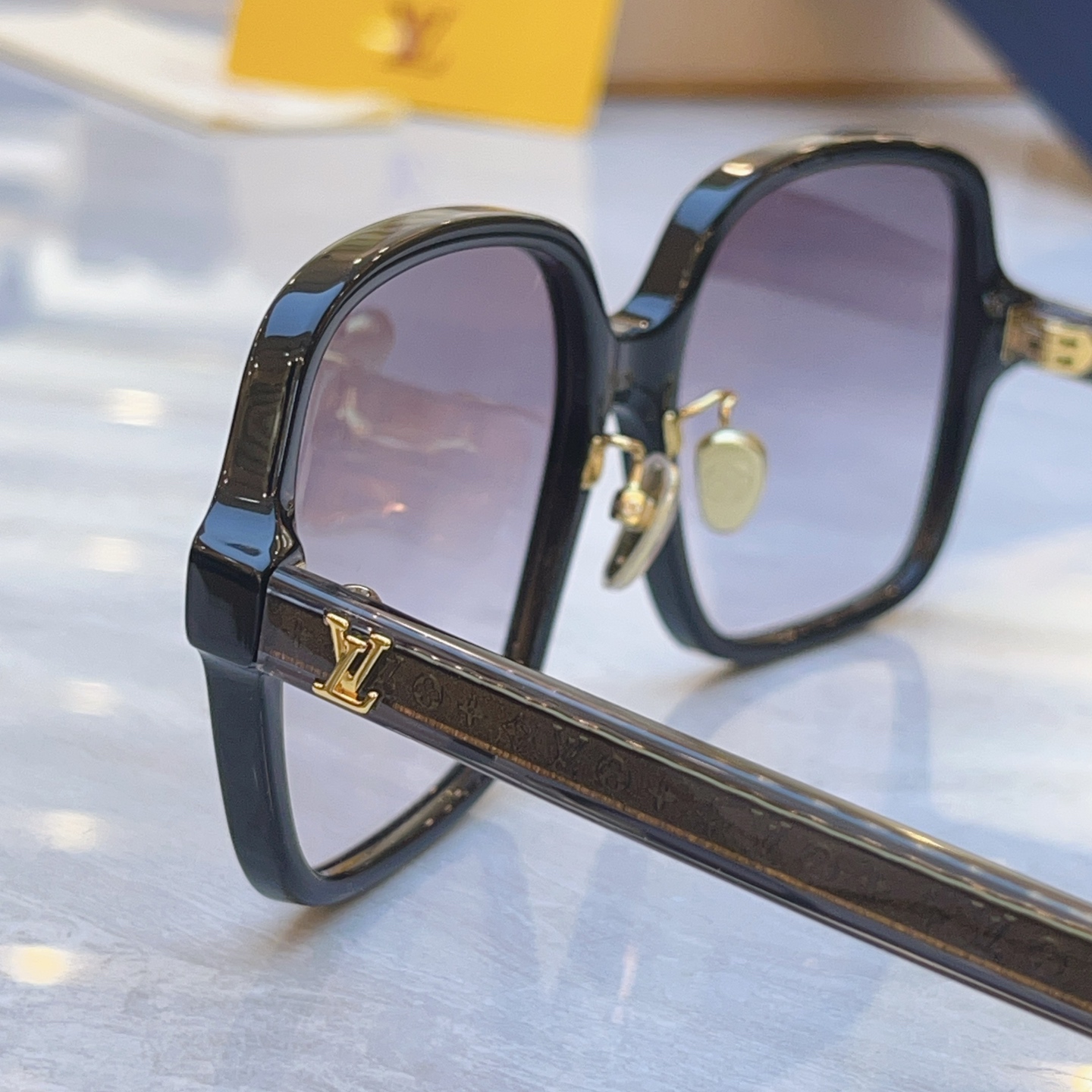，【LOUIS VUITTO*】路易*威登新款太阳镜，MODEL：Z3044W，SIZE：56口16-1