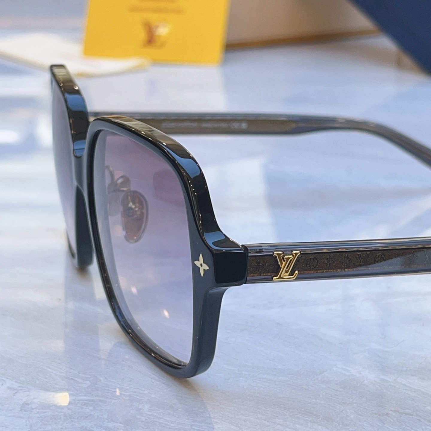 ，【LOUIS VUITTO*】路易*威登新款太阳镜，MODEL：Z3044W，SIZE：56口16-1