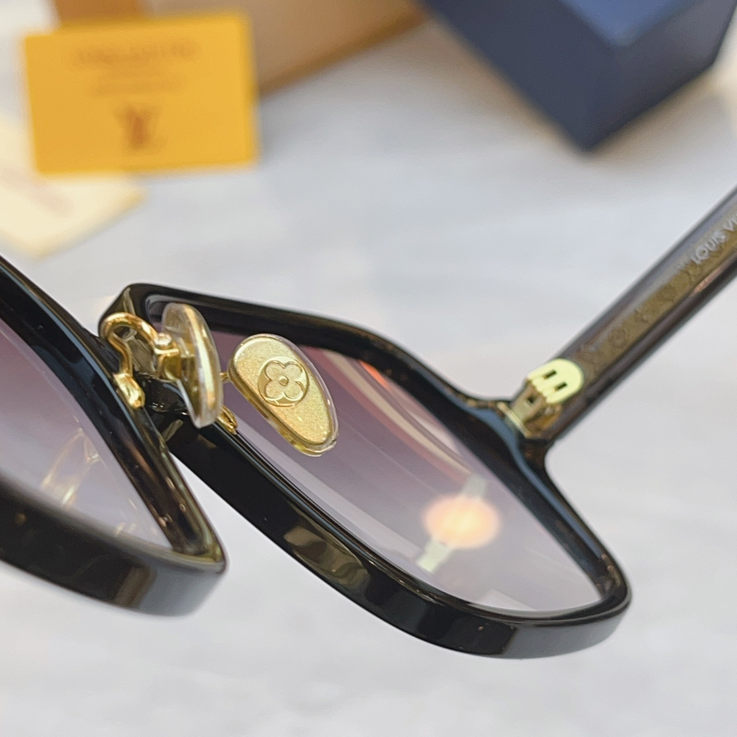 ，【LOUIS VUITTO*】路易*威登新款太阳镜，MODEL：Z3044W，SIZE：56口16-1