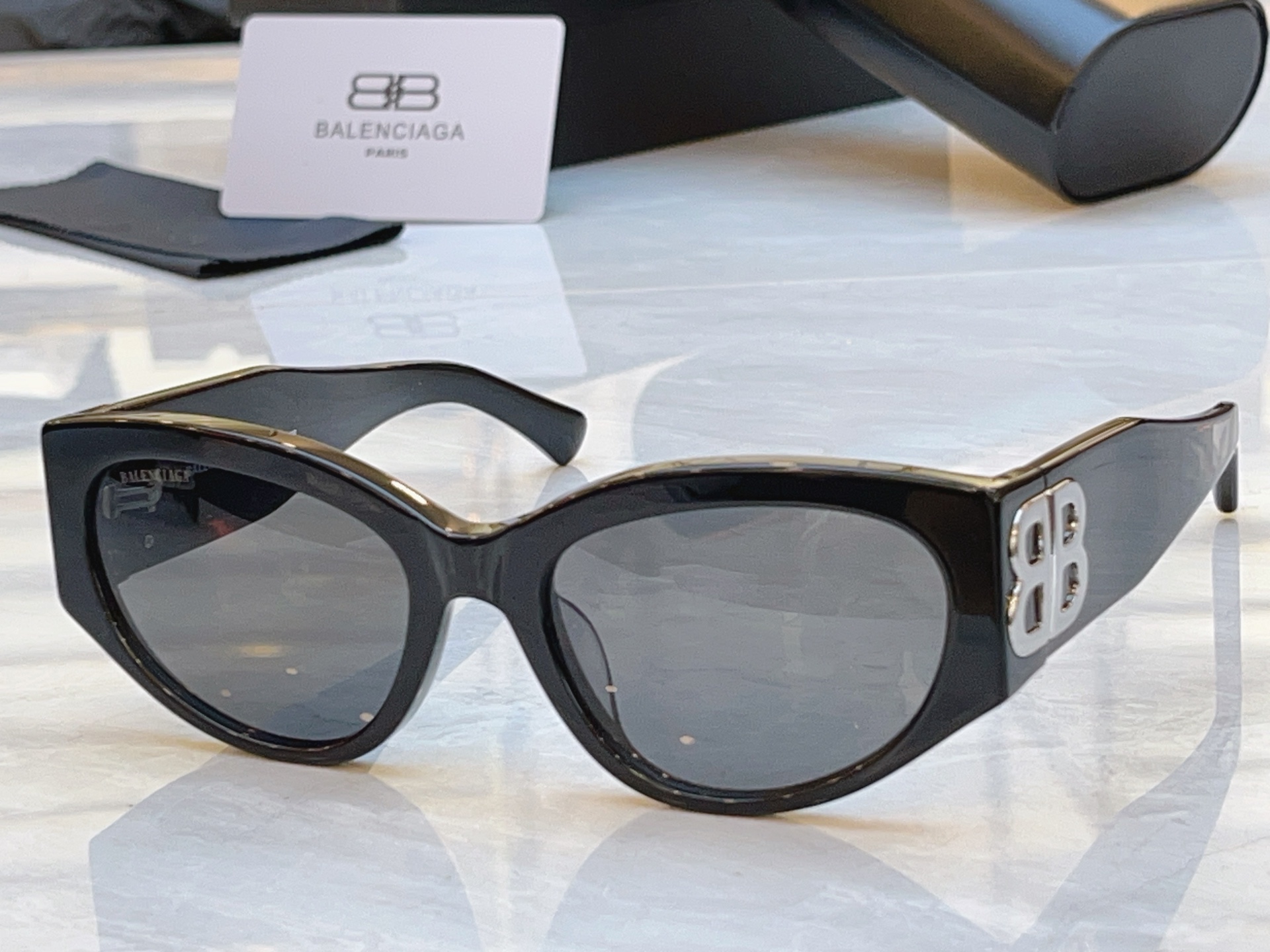 ，【BALENCIAG*】巴黎*世家新款太阳镜，MODEL：BB00324SK，SIZE：55口19-1