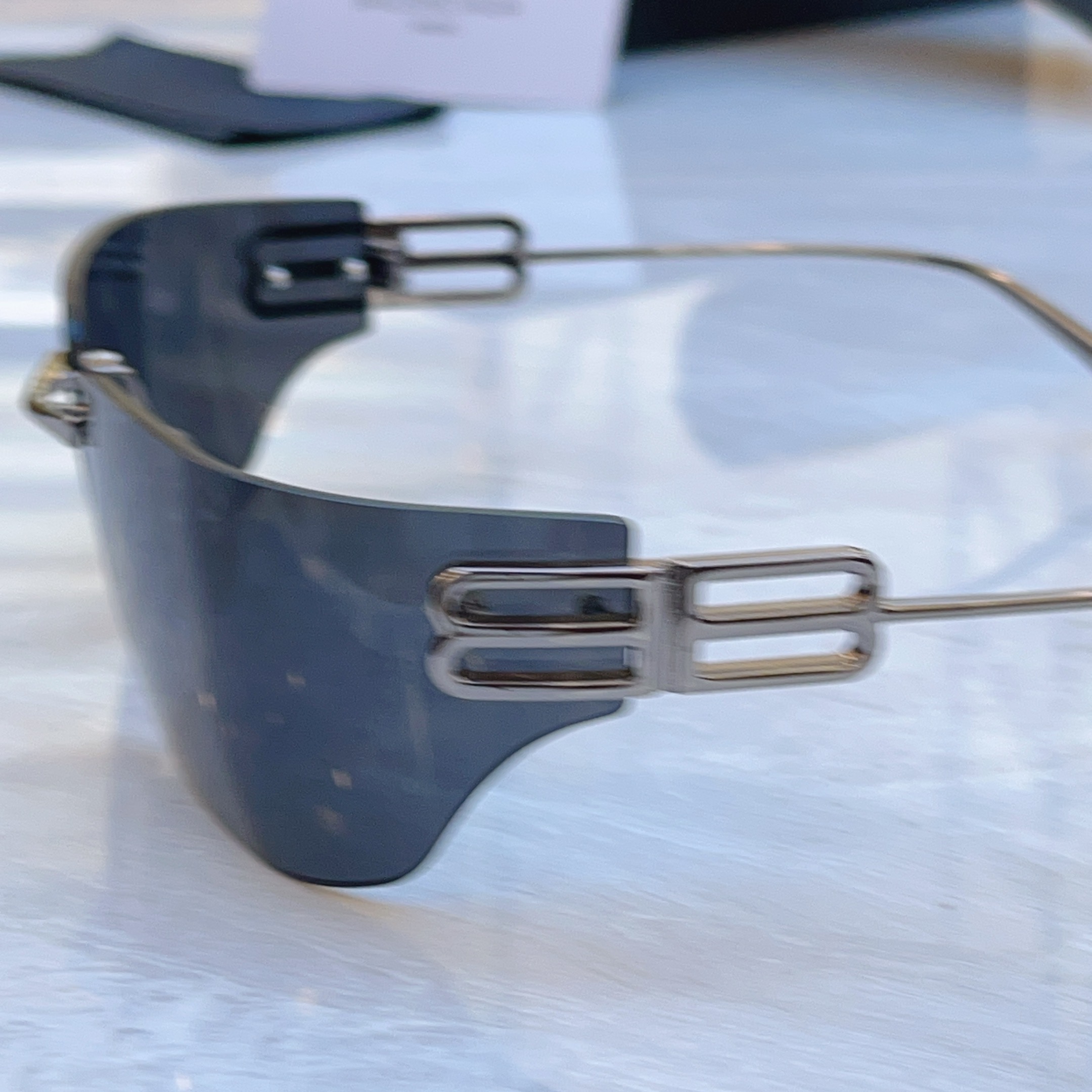 ，【BALENCIAG*】巴黎*世家新款太阳镜，MODEL：BB0485S，SIZE：75口15-120