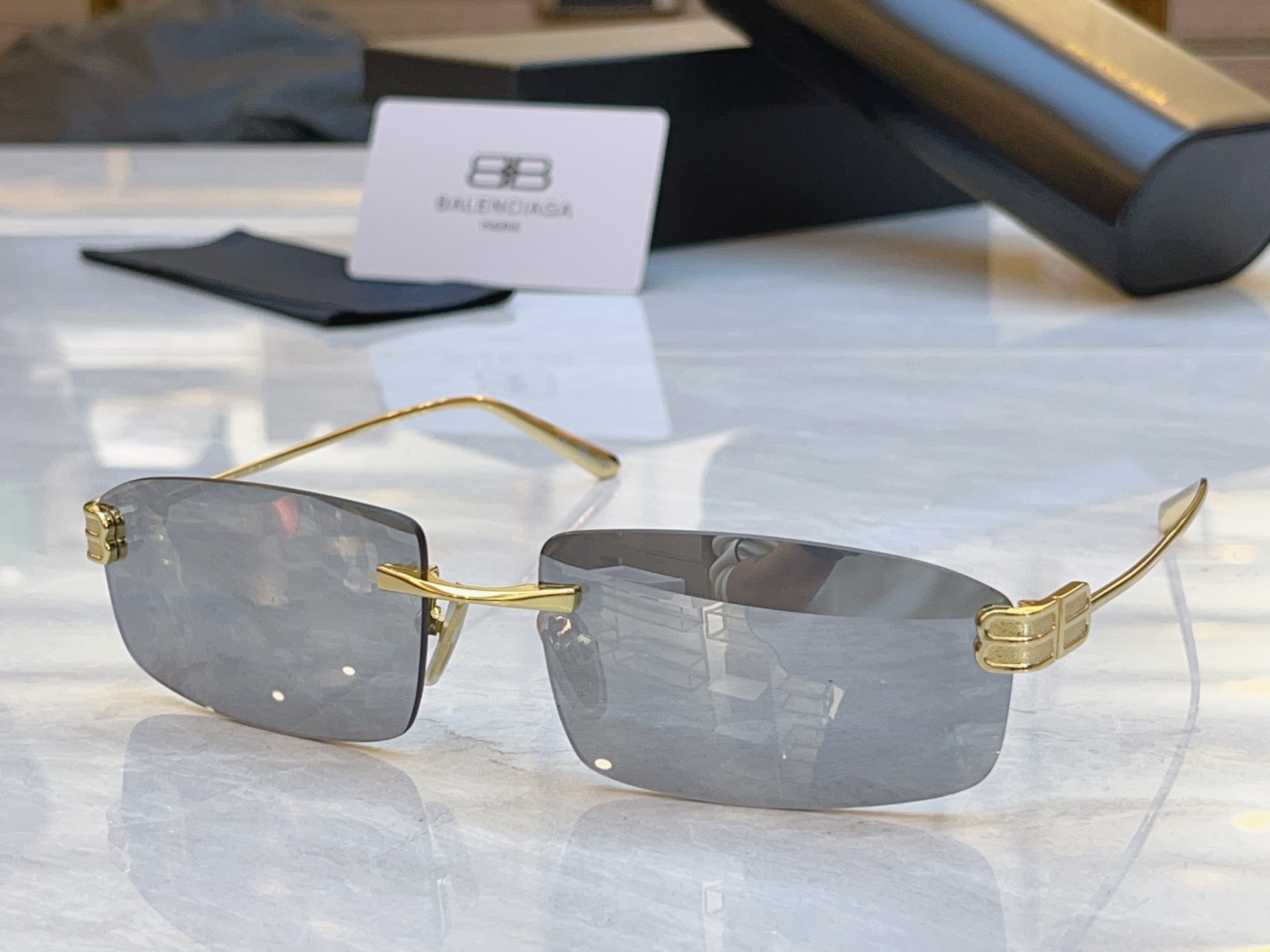 ，【BALENCIAG*】巴黎*世家新款太阳镜，MODEL：BB0488S，SIZE：62口17-145