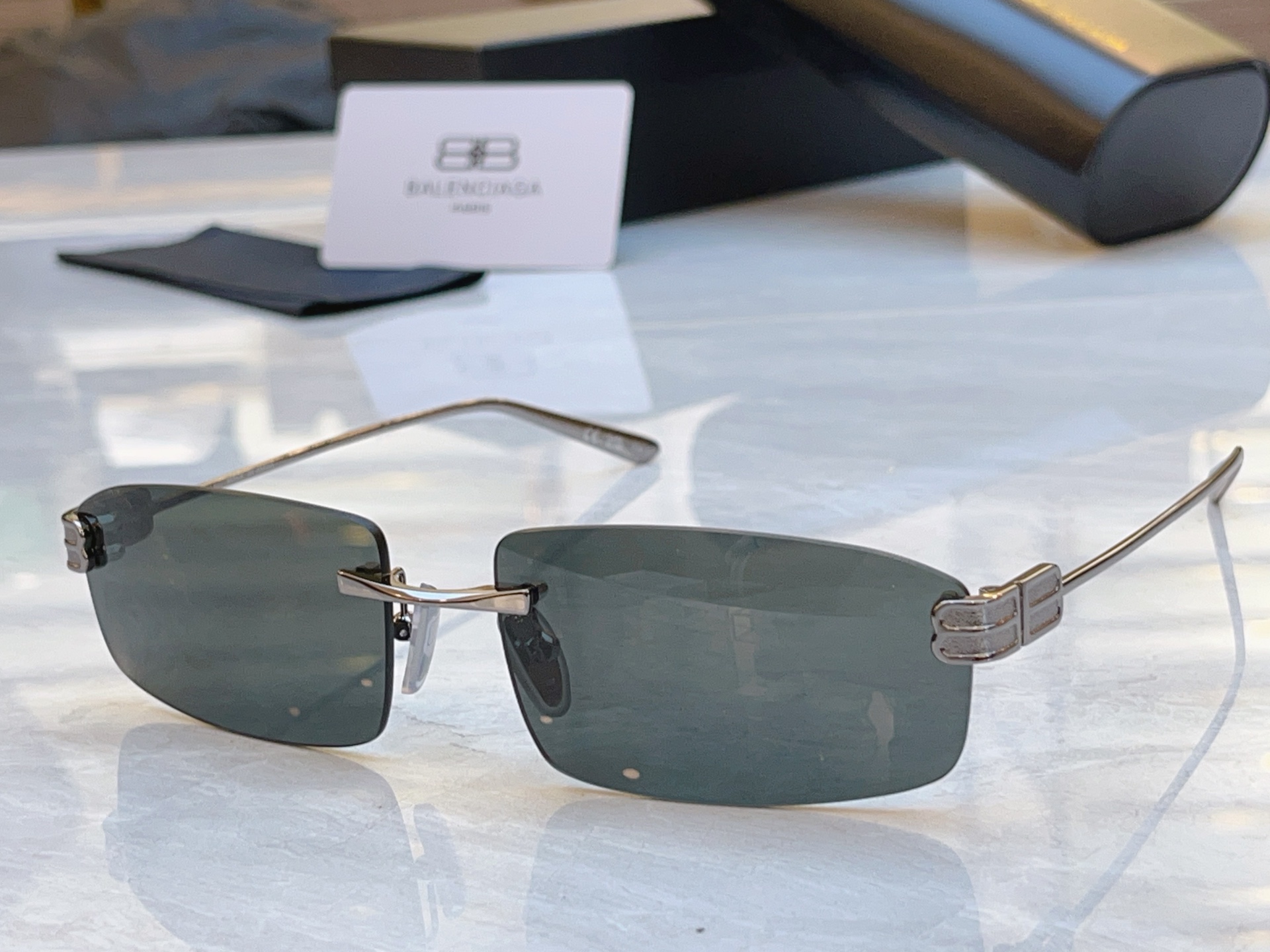 ，【BALENCIAG*】巴黎*世家新款太阳镜，MODEL：BB0488S，SIZE：62口17-145