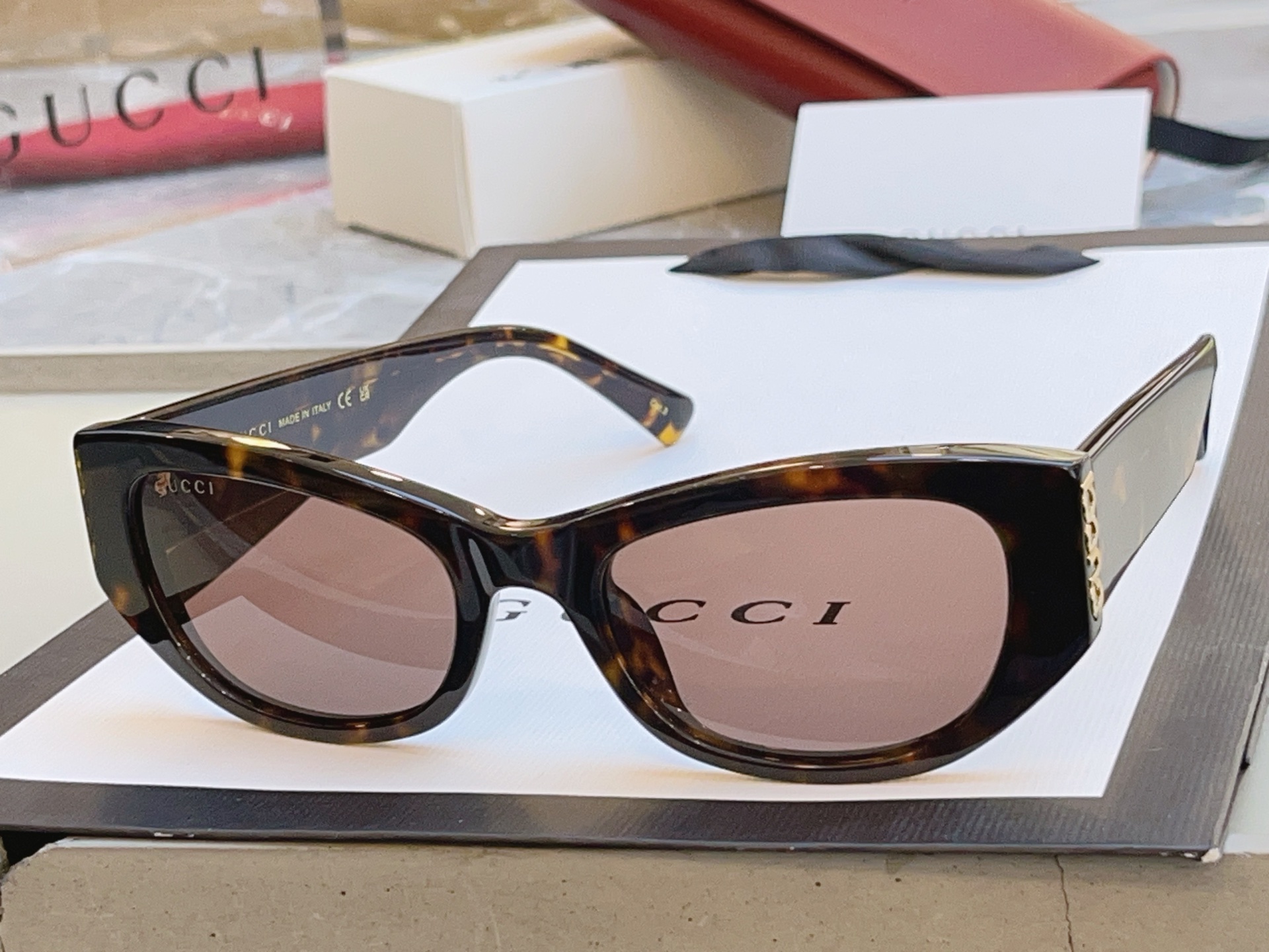 ，【GUCC*】古*驰新款太阳镜 高版本✨，MODEL：GG2044SA，SIZE：55口21-145