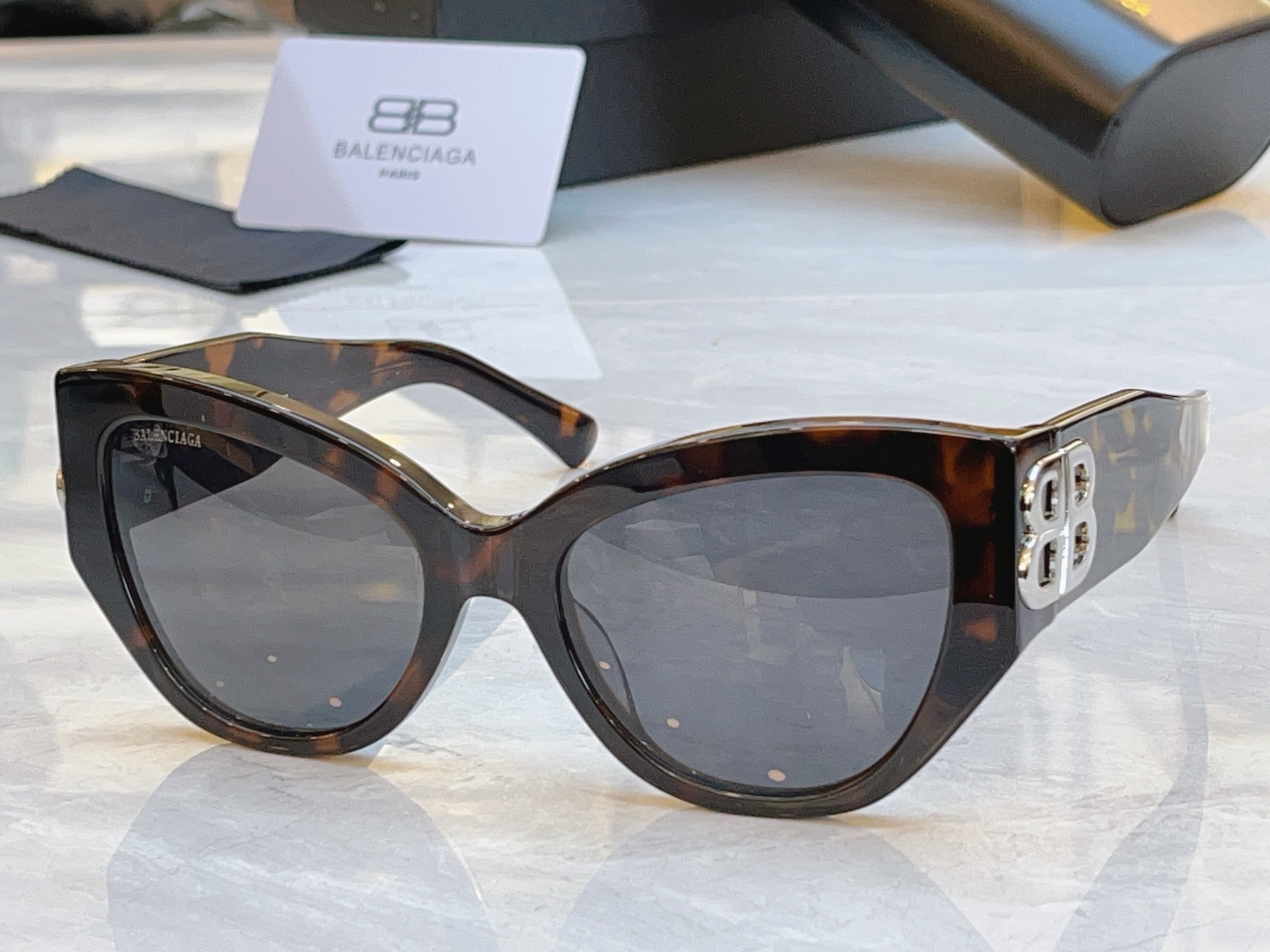 ，【BALENCIAG*】巴黎*世家新款太阳镜，MODEL：BB0322SK，SIZE：55口19-13