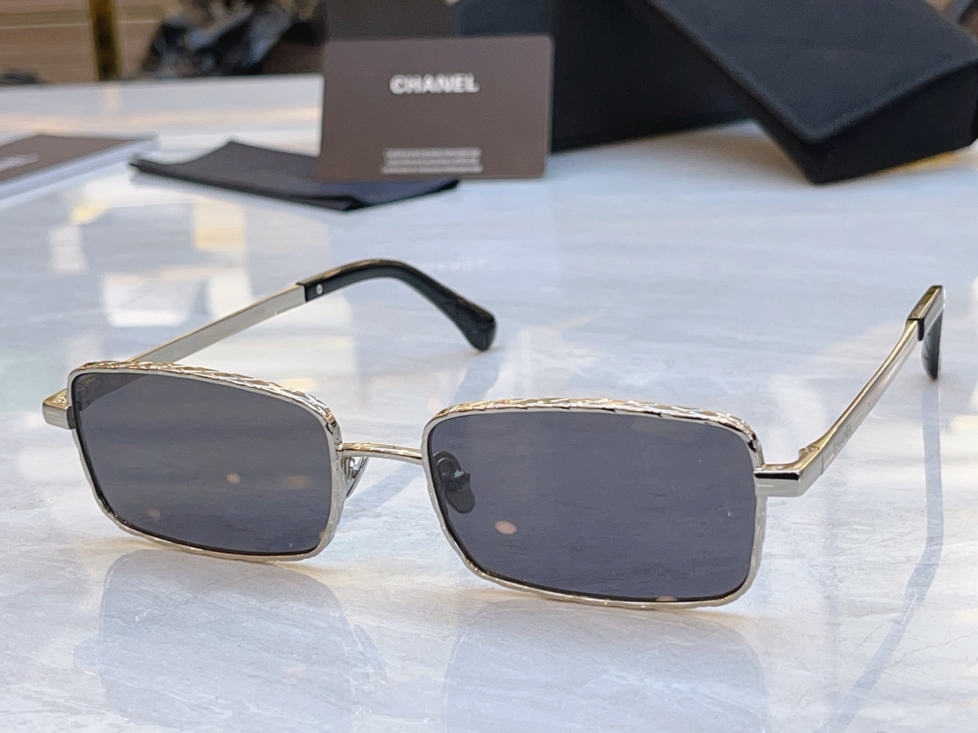 ，【CHANE*】香奈*儿新款太阳镜，MODEL：CH4295，SIZE：54口19-145