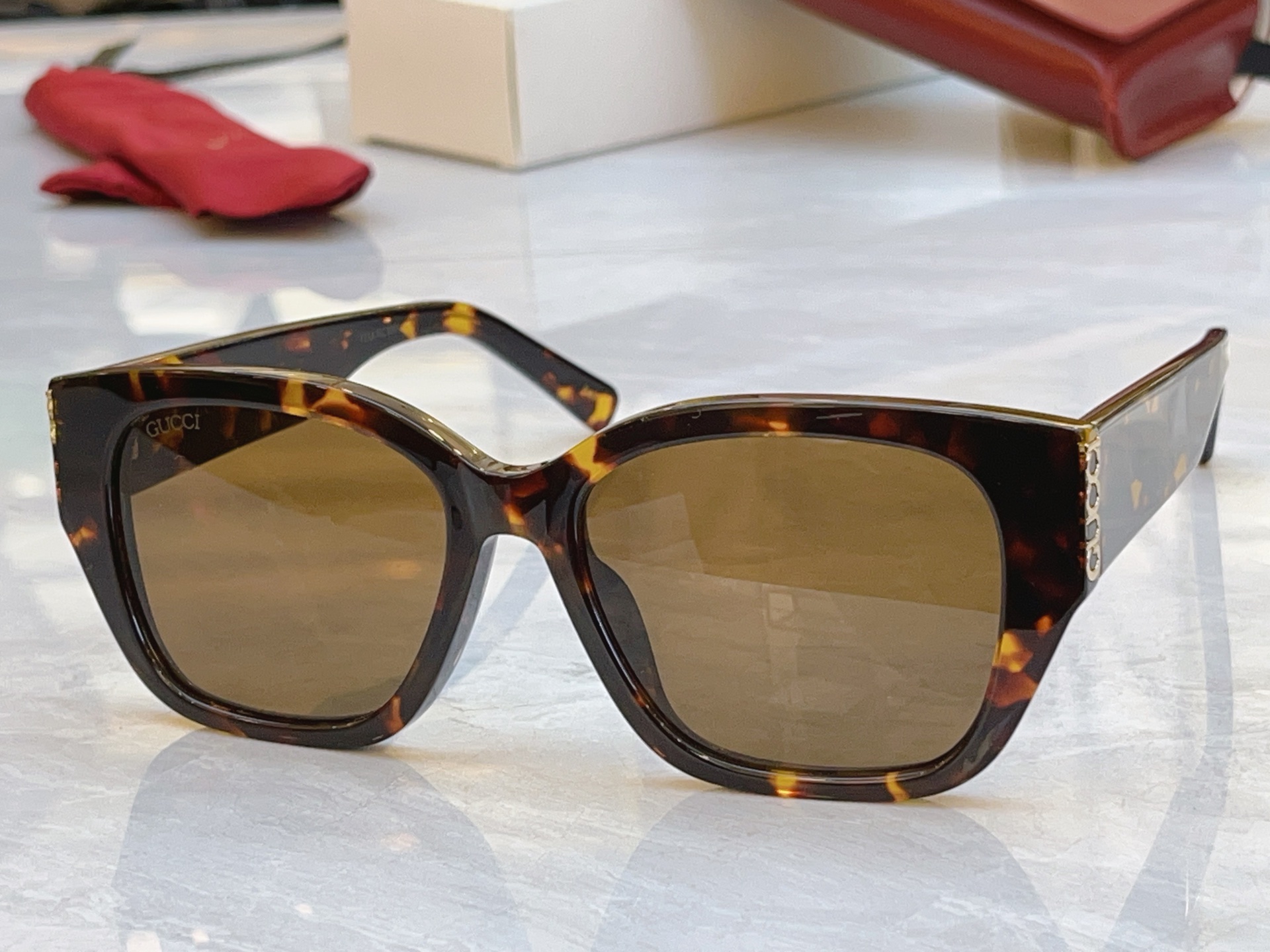 ，【GUCC*】古*驰新款太阳镜，MODEL：GG2043SA，SIZE：54口18-145