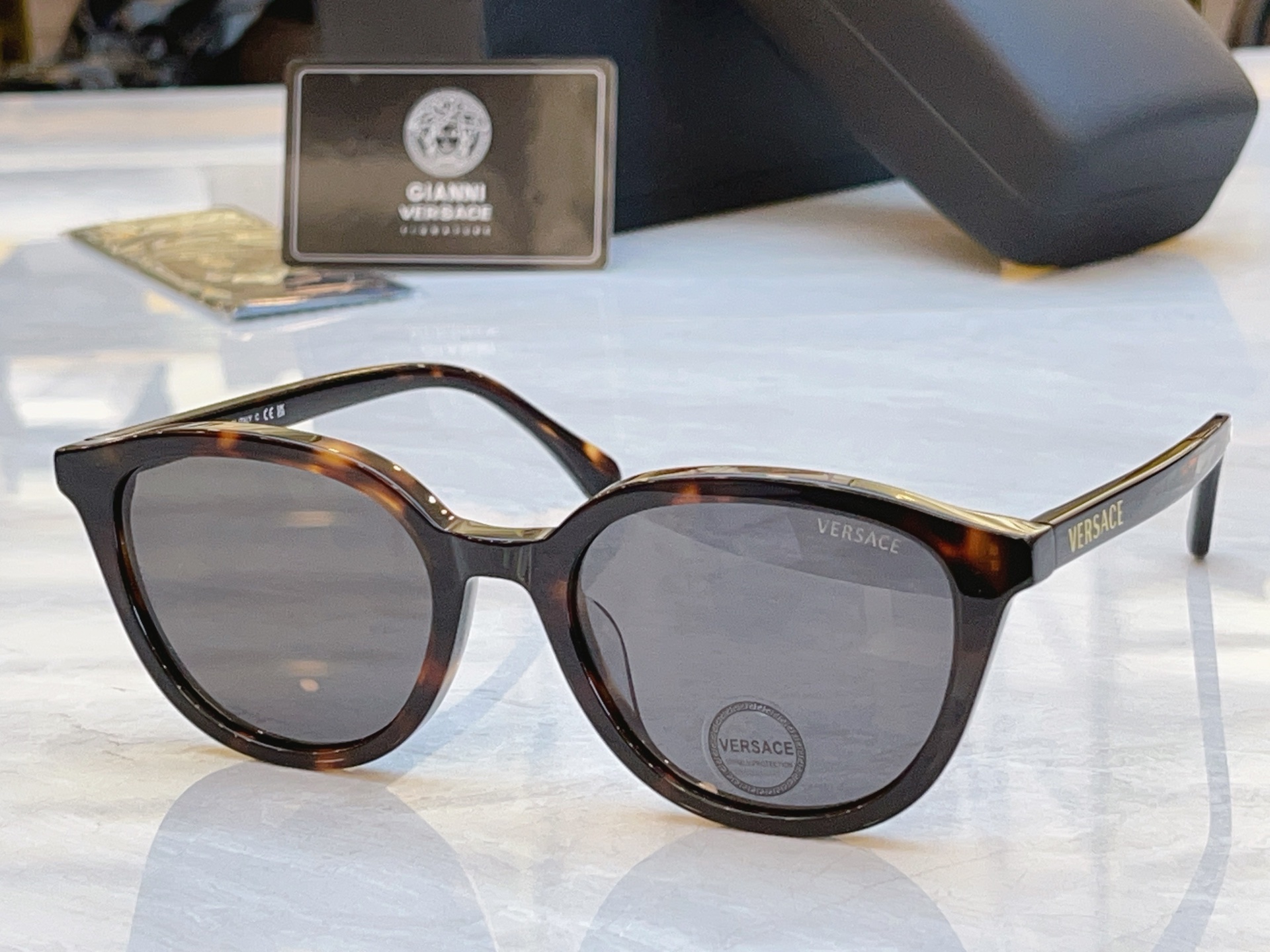 ，【VERSAC*】范思*哲新款太阳镜，MODEL：VE 3379D，SIZE：53口21-145