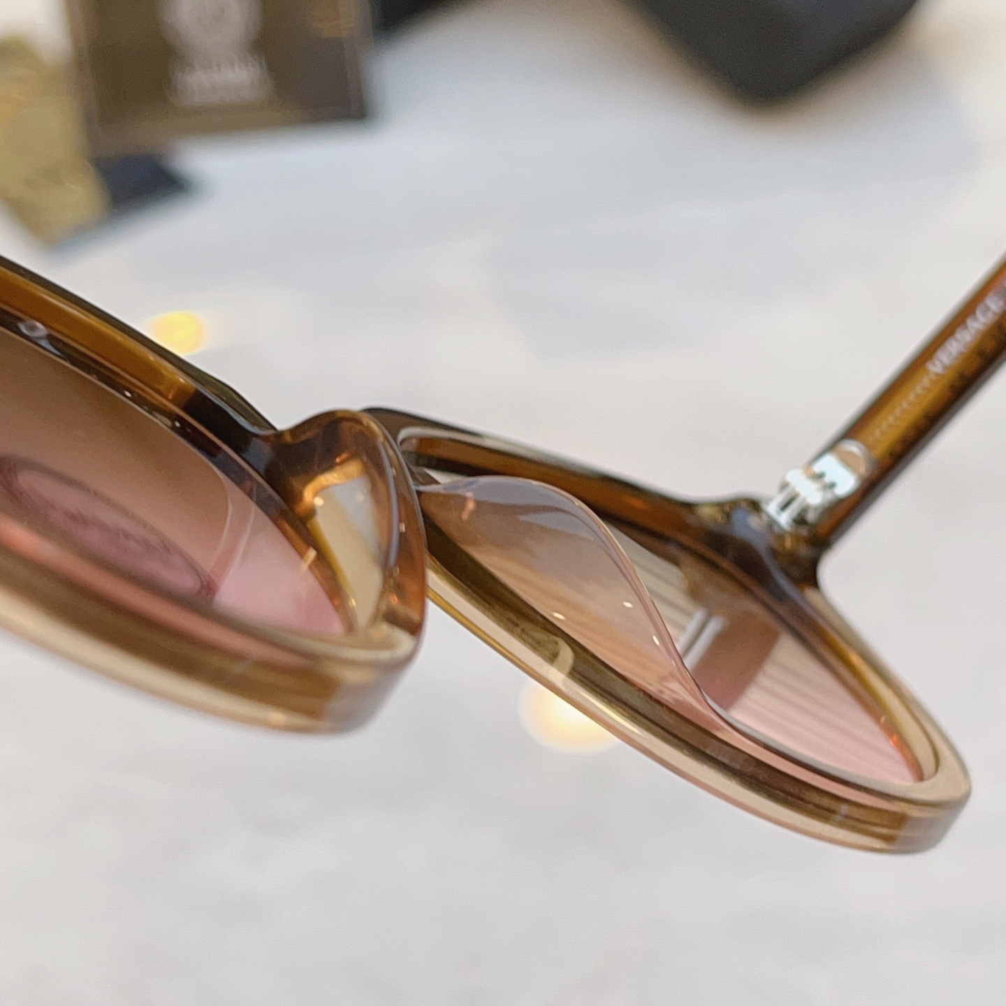 ，【VERSAC*】范思*哲新款太阳镜，MODEL：VE 3379D，SIZE：53口21-145