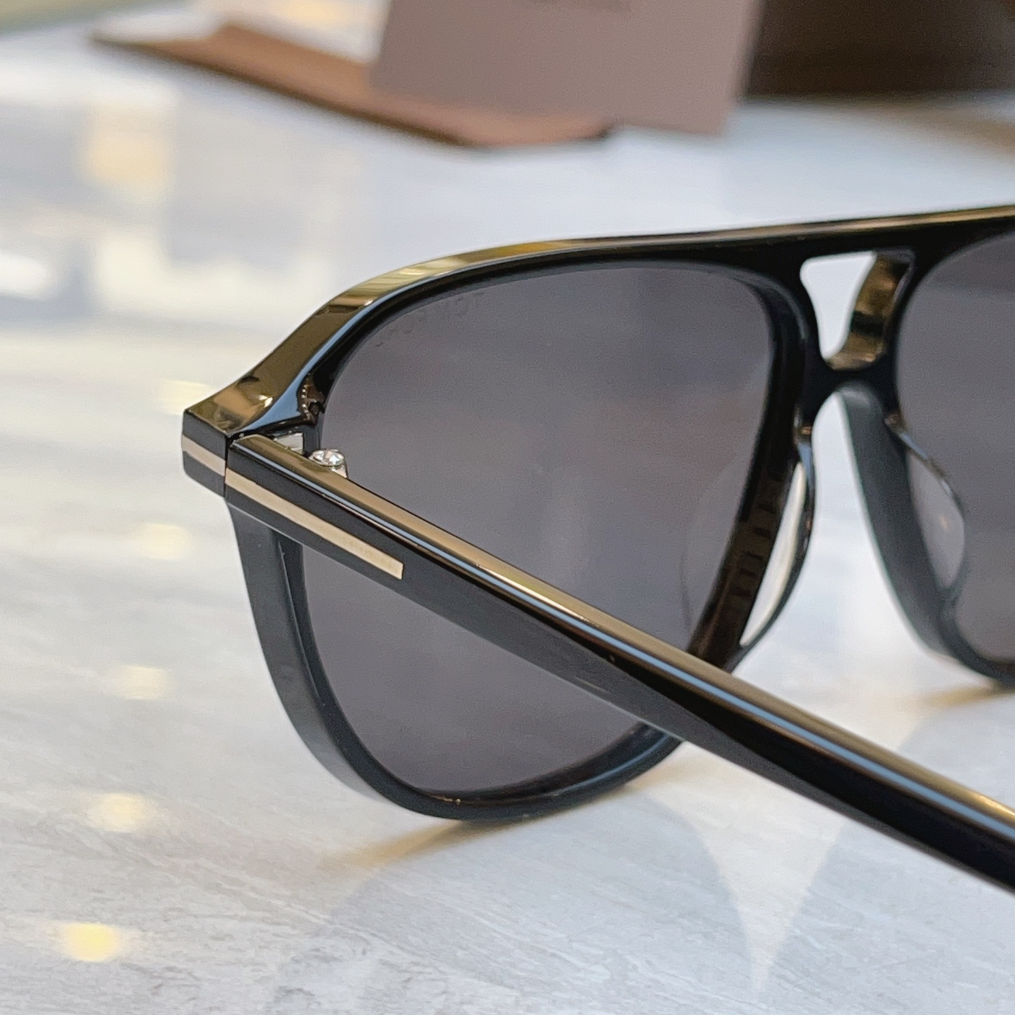 ，【TOM FOR*】汤姆*福特新款太阳镜，MODEL：FT1026，SIZE：61口12-145