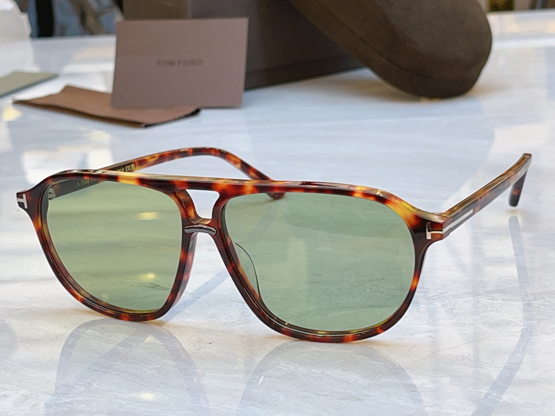 ，【TOM FOR*】汤姆*福特新款太阳镜，MODEL：FT1026，SIZE：61口12-145