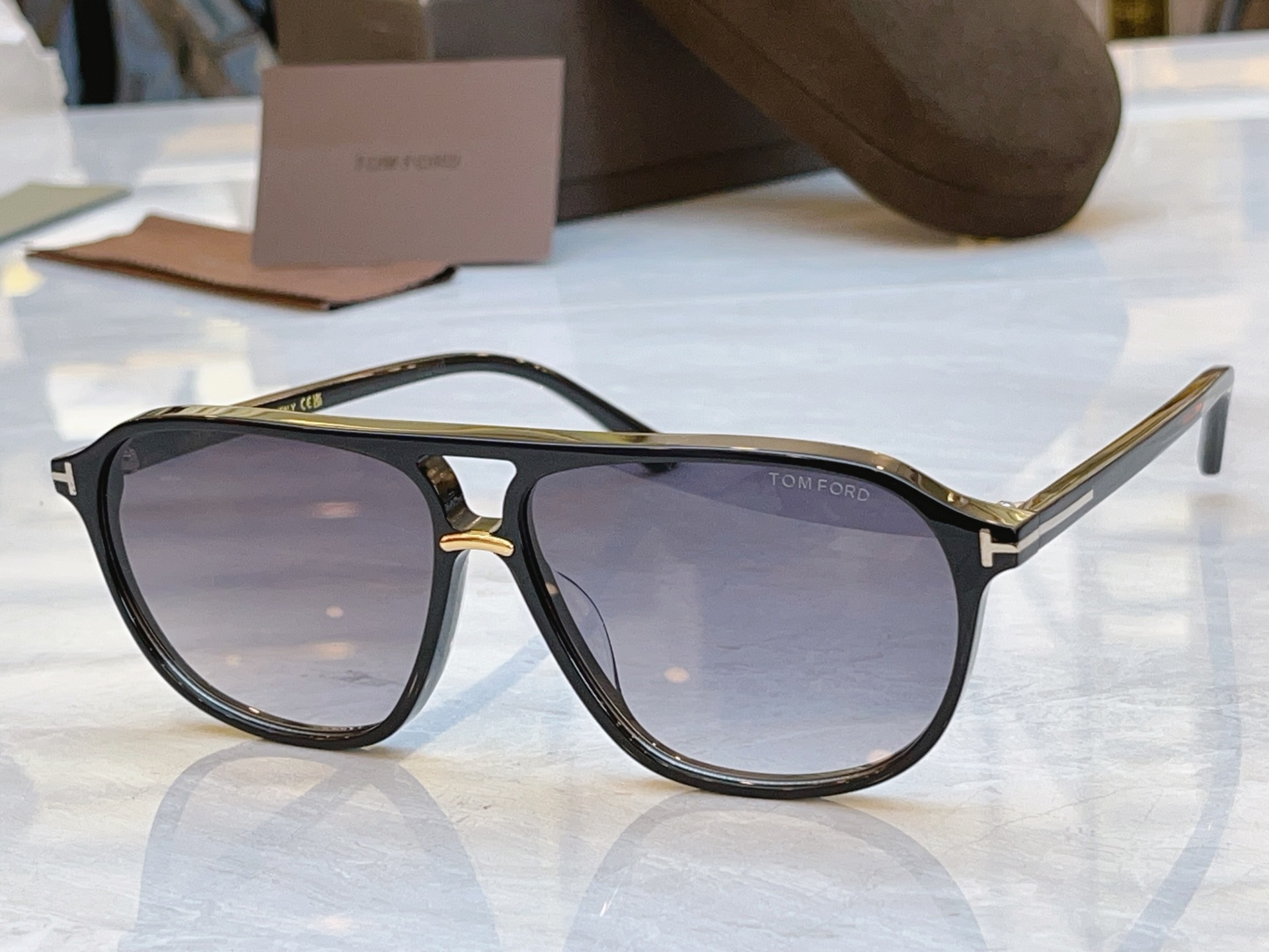 ，【TOM FOR*】汤姆*福特新款太阳镜，MODEL：FT1026，SIZE：61口12-145