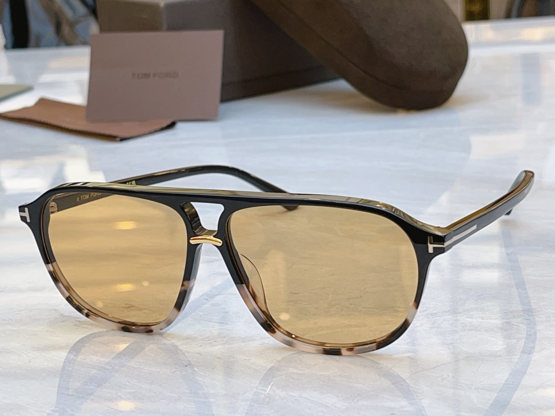 ，【TOM FOR*】汤姆*福特新款太阳镜，MODEL：FT1026，SIZE：61口12-145