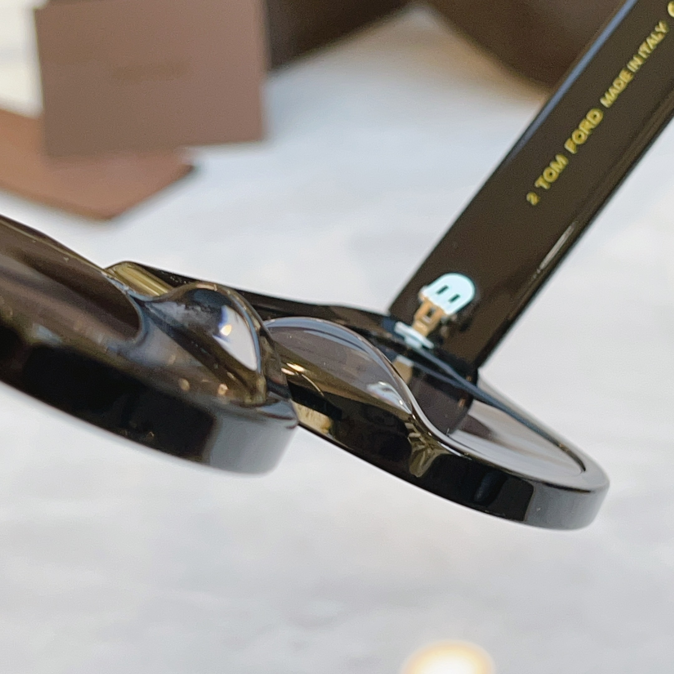 ，【TOM FOR*】汤姆*福特新款太阳镜，MODEL：FT1304，SIZE：53口20-145