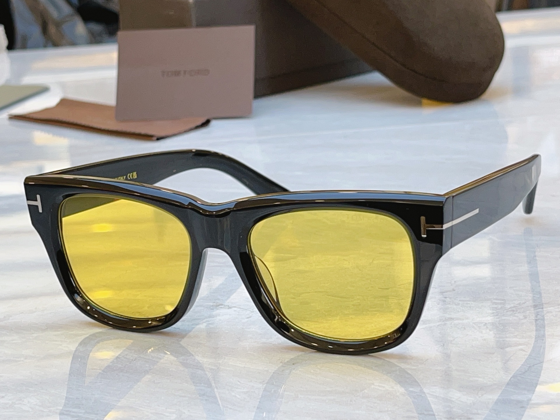 ，【TOM FOR*】汤姆*福特新款太阳镜，MODEL：FT1304，SIZE：53口20-145