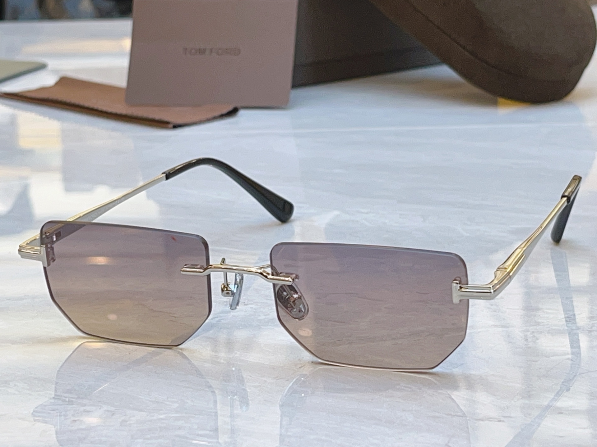 ，【TOM FOR*】汤姆*福特新款太阳镜，MODEL：FT1355，SIZE：53口19-145
