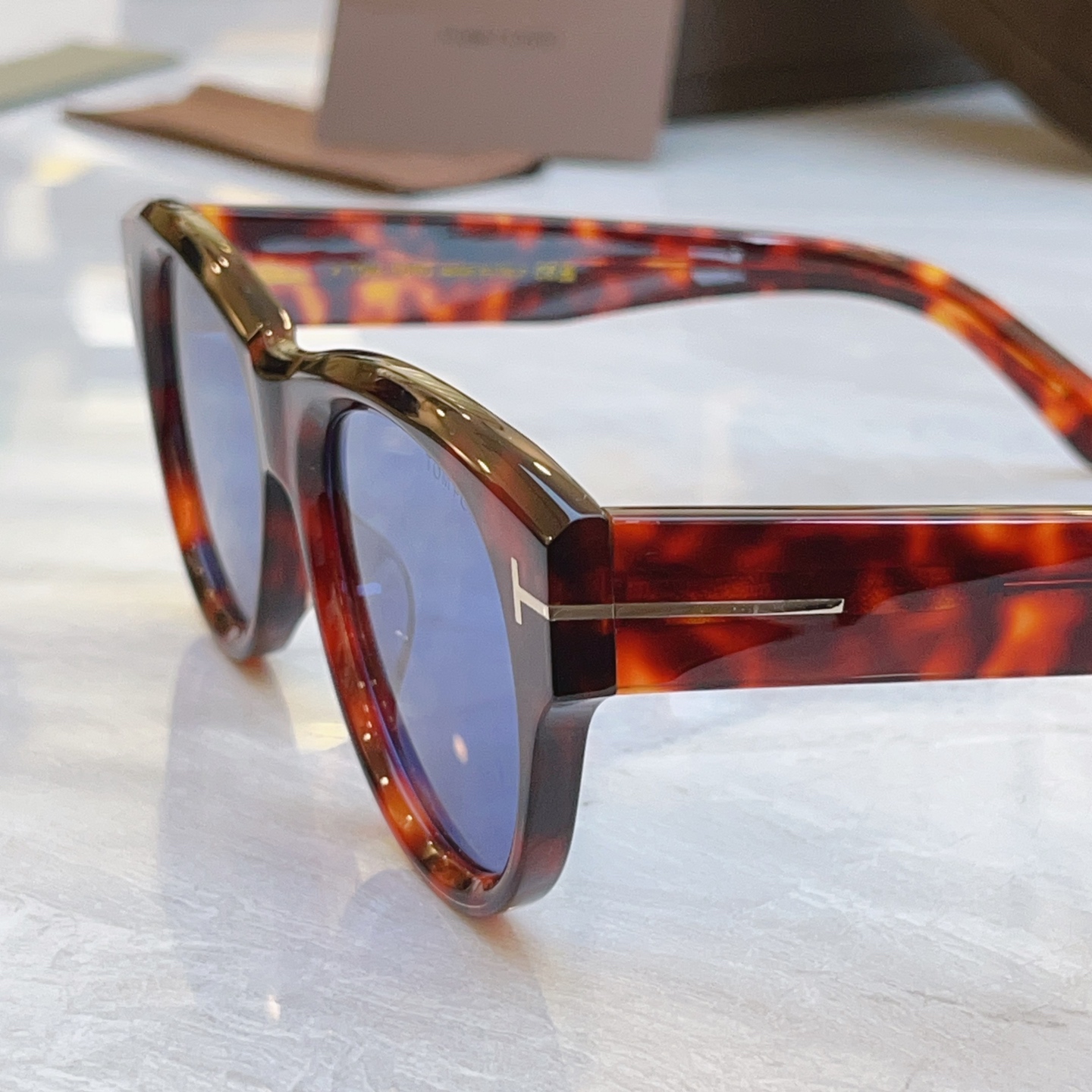 ，【TOM FOR*】汤姆*福特新款太阳镜，MODEL：FT1305，SIZE：52口19-145