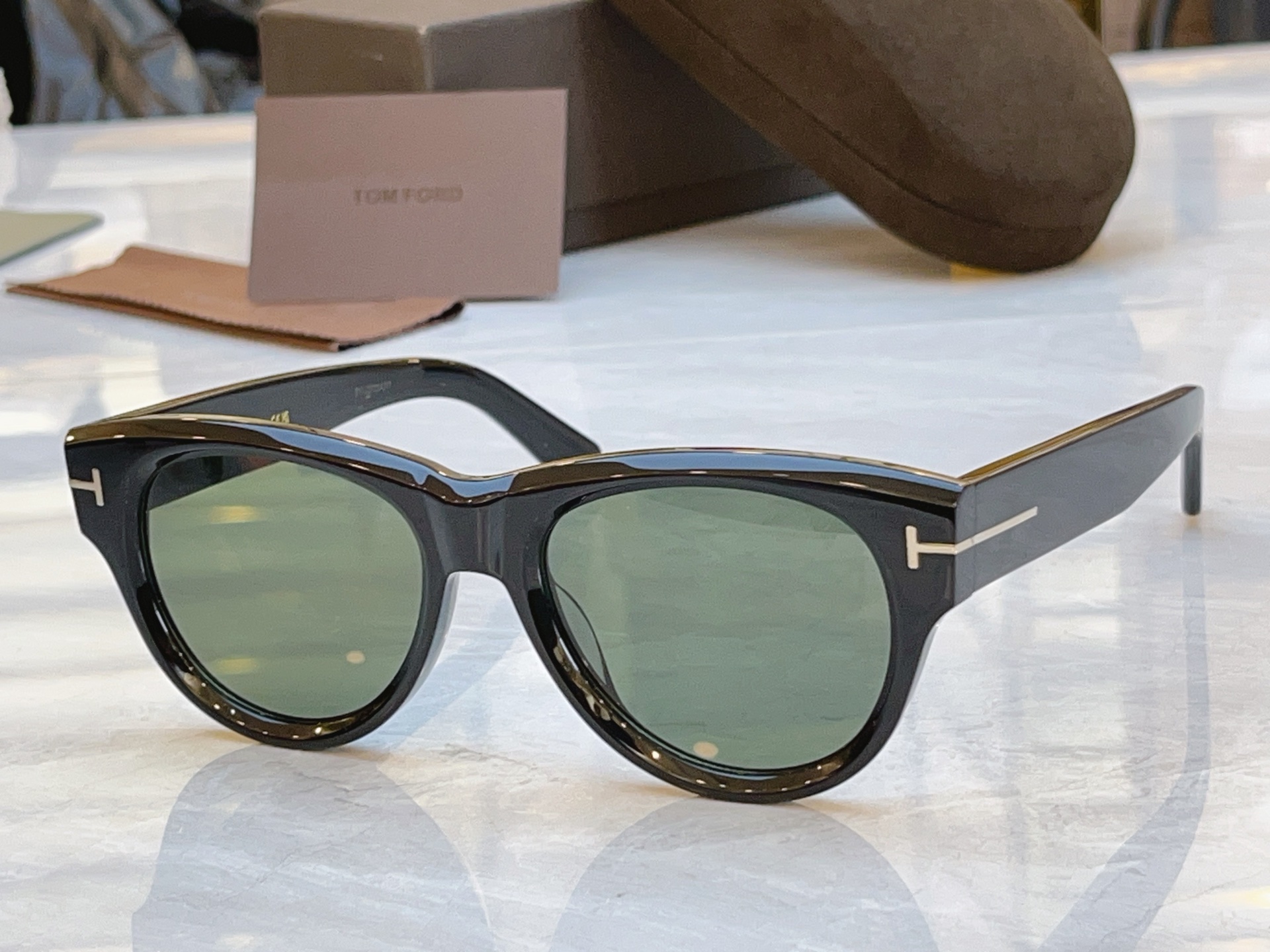 NO:768424,, [TOM FOR*] Tom* Ford new sunglasses, MODELFT1305, SIZE52 mouth 19-145 glasses sunglasses, glasses, tom ford19860909,【TOM FOR*】汤姆*福特新款太阳镜,MODELFT1305,SIZE52口19-145眼镜墨镜太阳镜,眼镜,tom ford,glasses